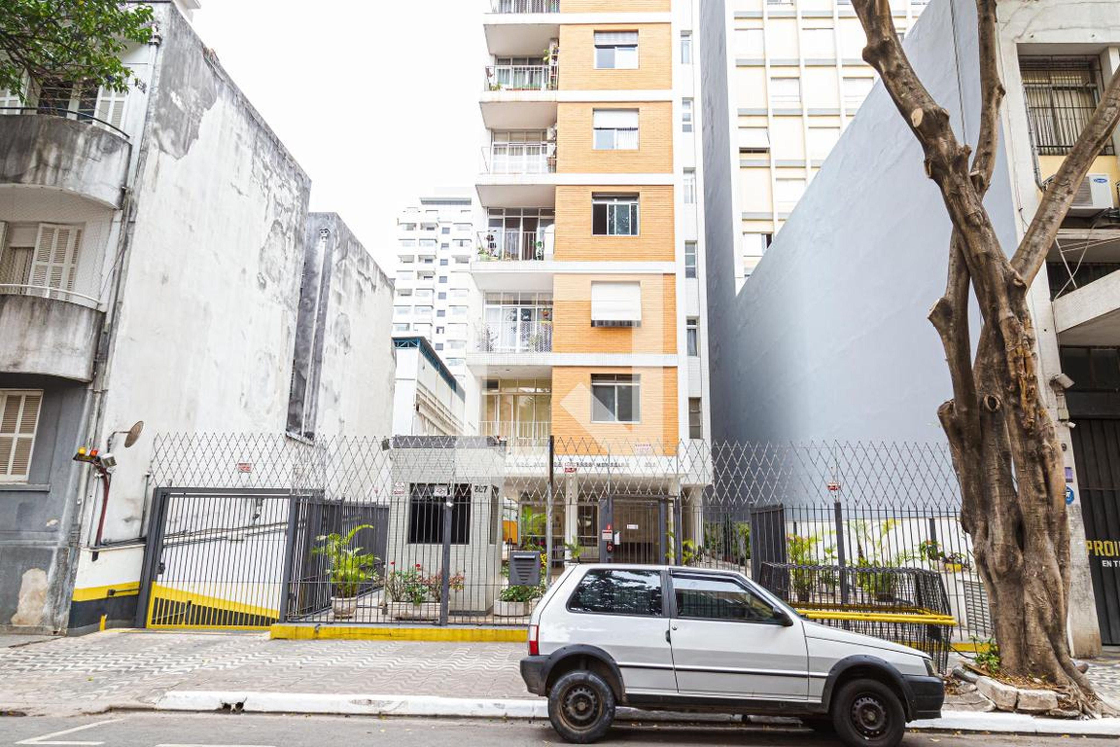 Fachada Condomínio Adelaide de Barros Monteiro