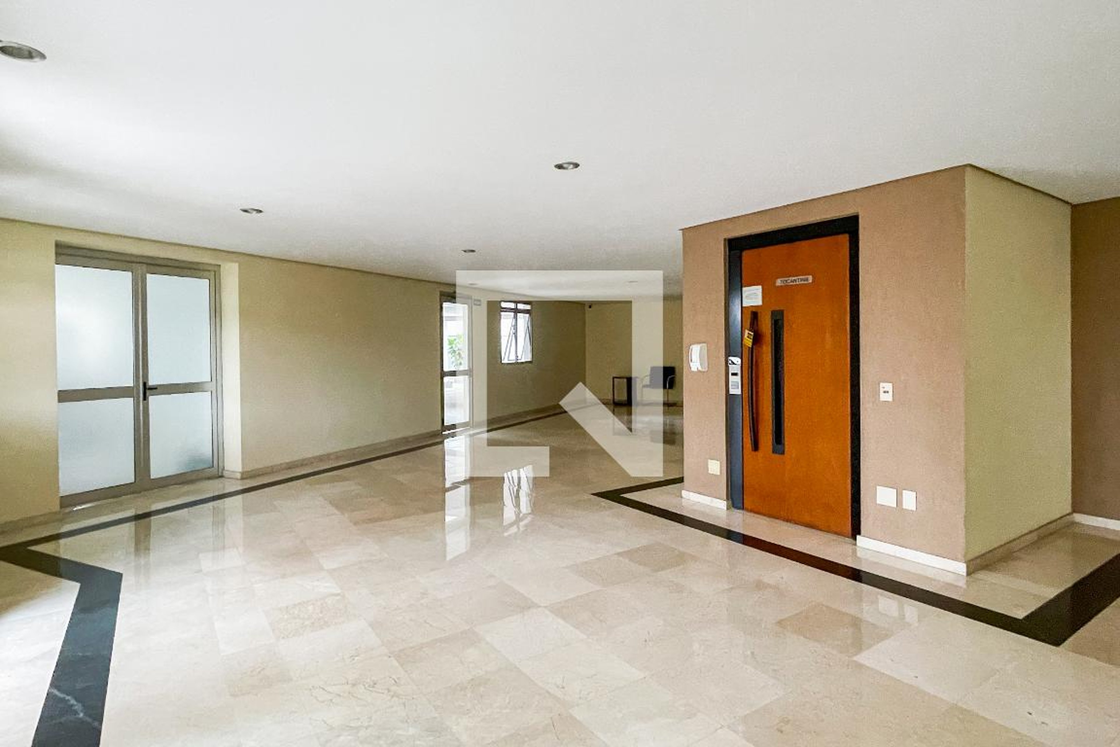 Entrada social - Vitória Régia