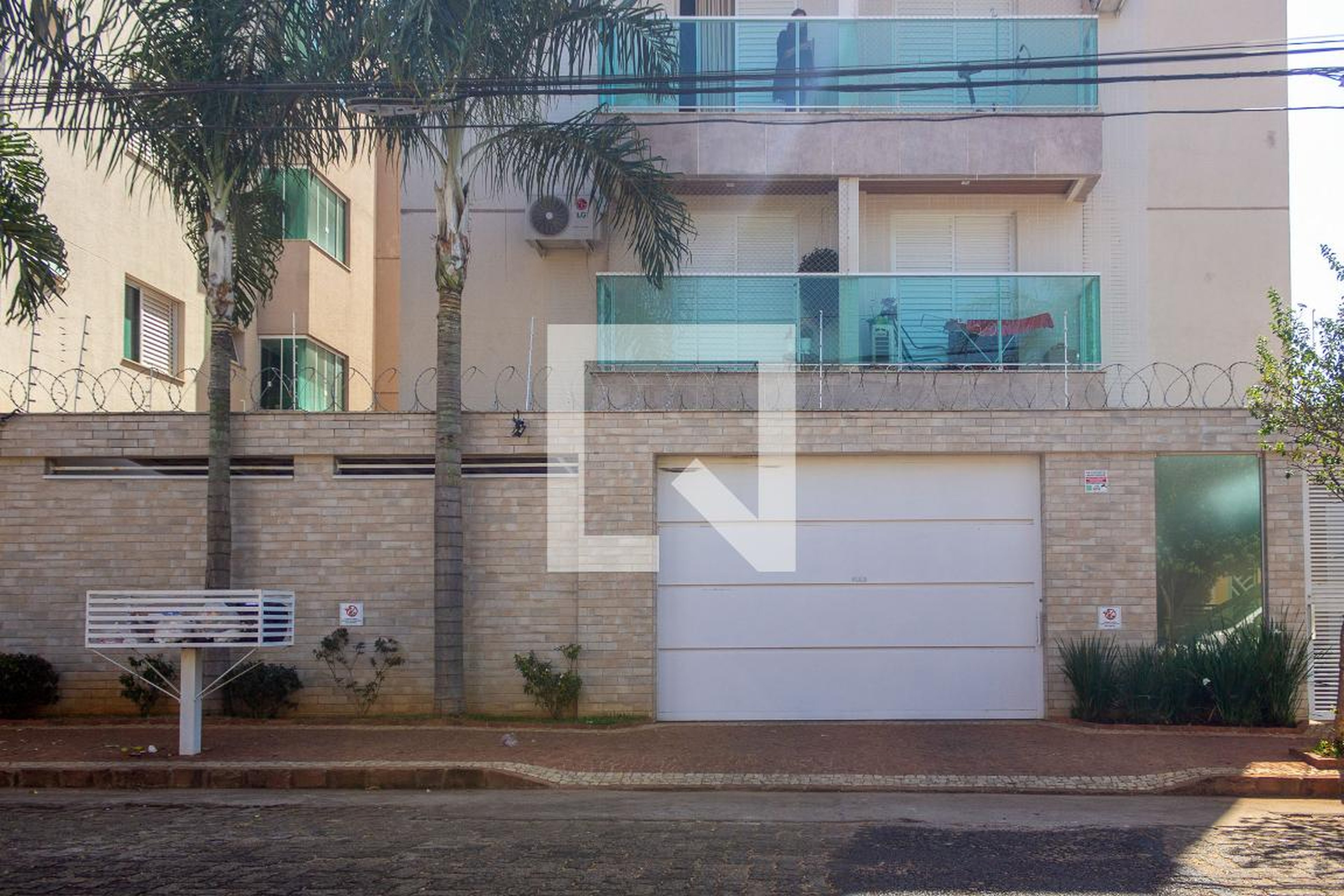 Fachada Condomínio em Rua Venceslau Braz, 530