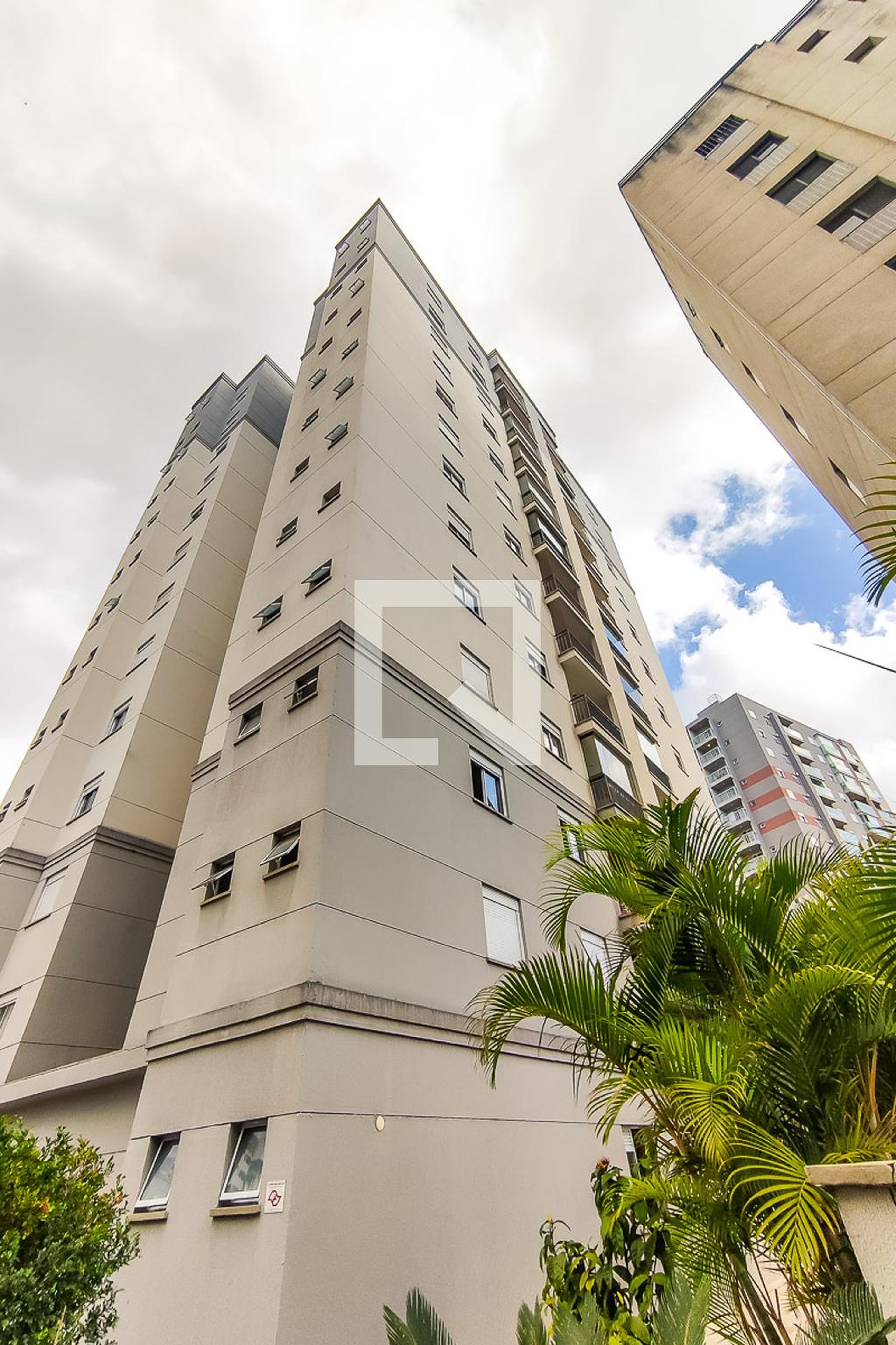 Fachada Condomínio em Rua Delegado Moraes Novaes, 879