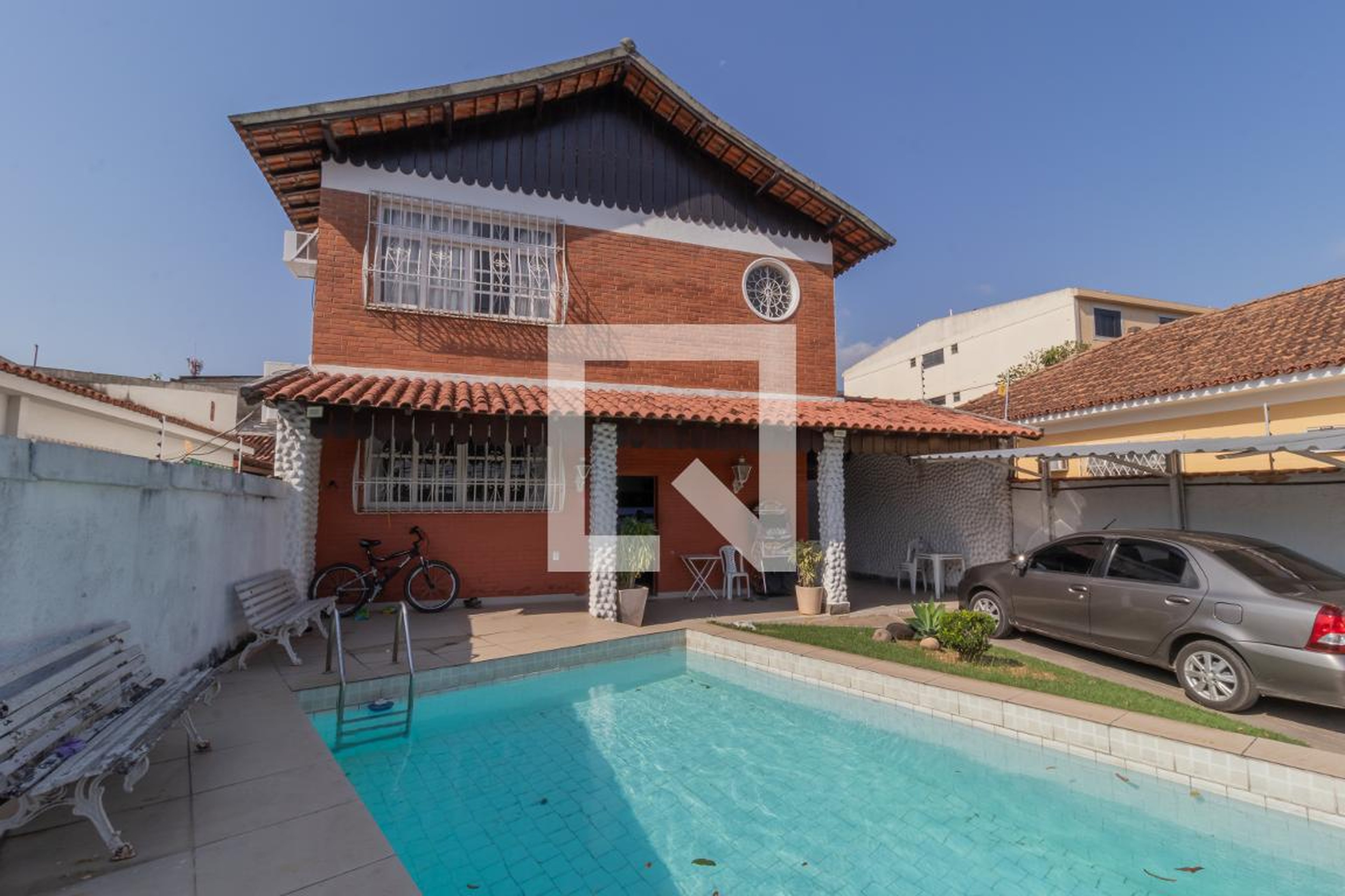 Fachada Condomínio em Rua Soldado Wilsom França, 98