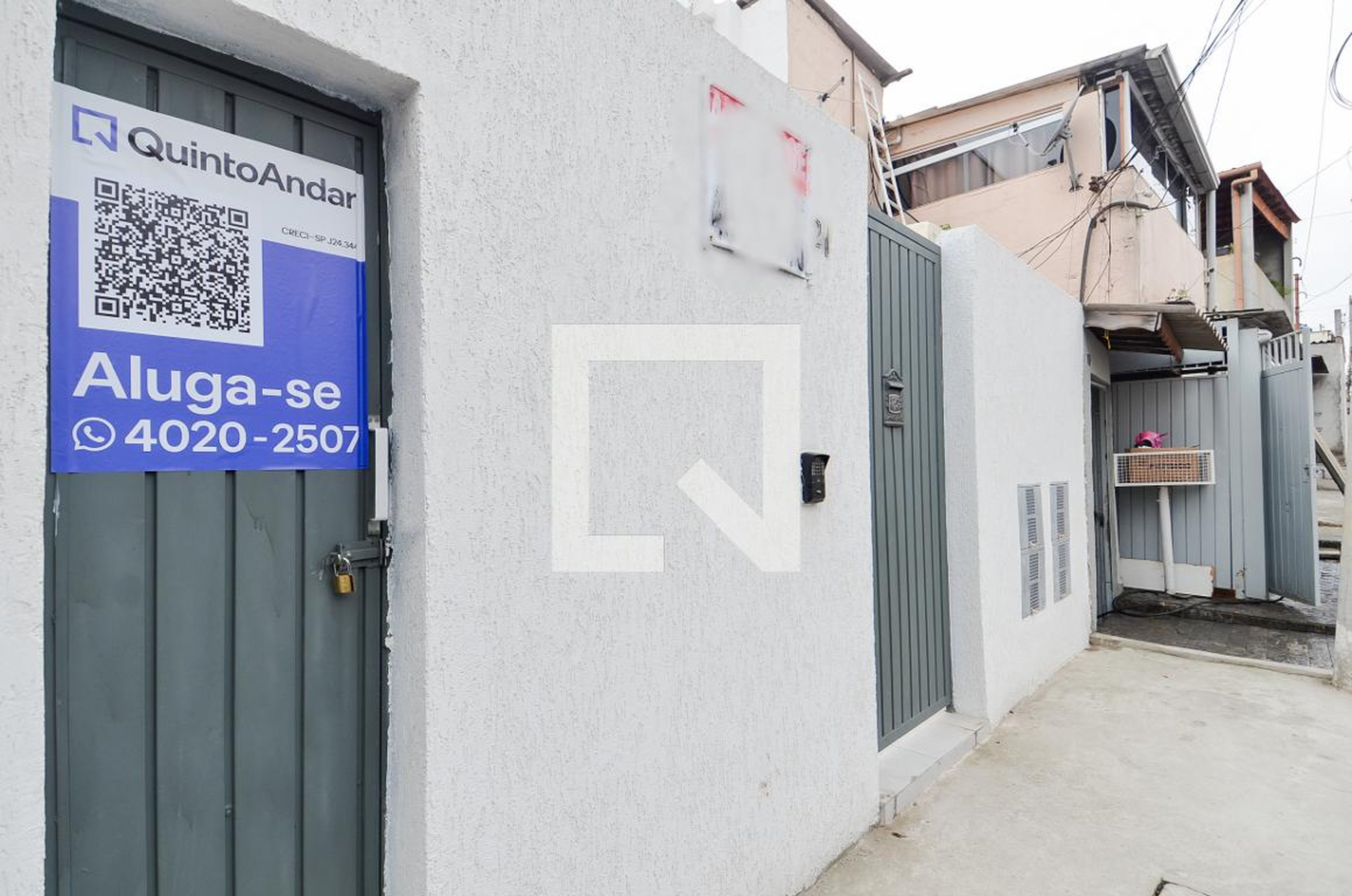 Fachada Condomínio em Rua Elisa, 21