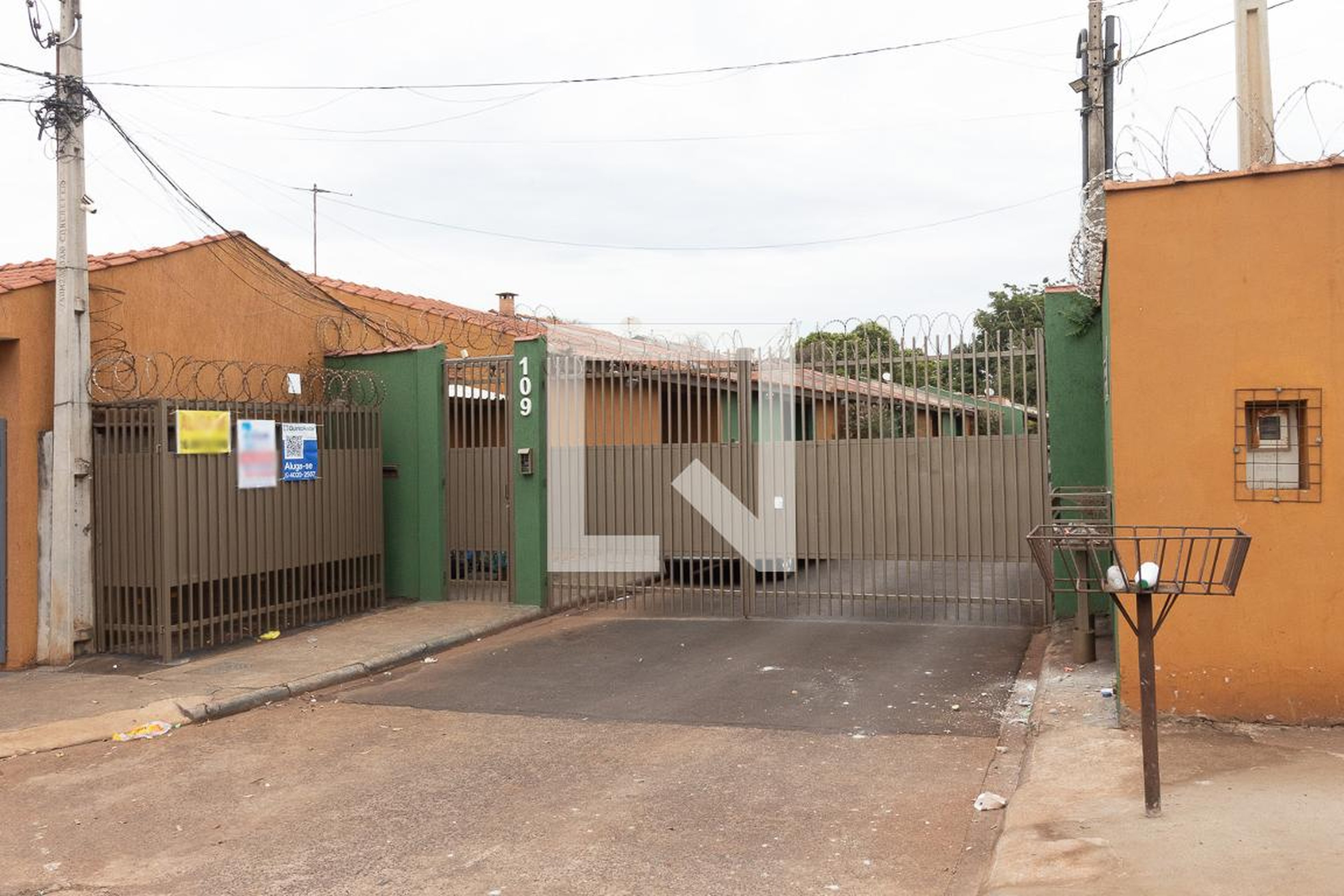 Fachada Condomínio em Rua Amadeu Giacheto, 109