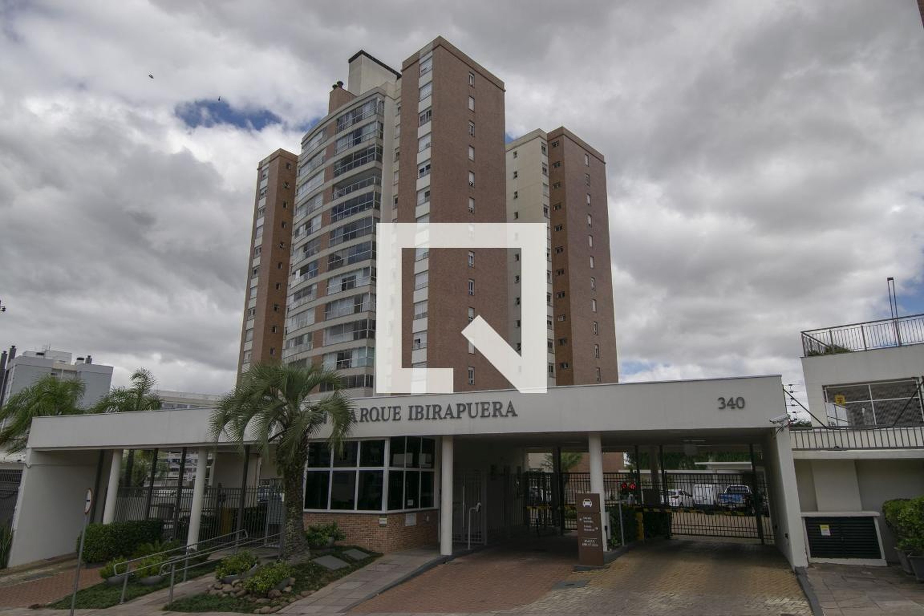 Fachada do Condomínio Condomínio Parque Ibirapuera