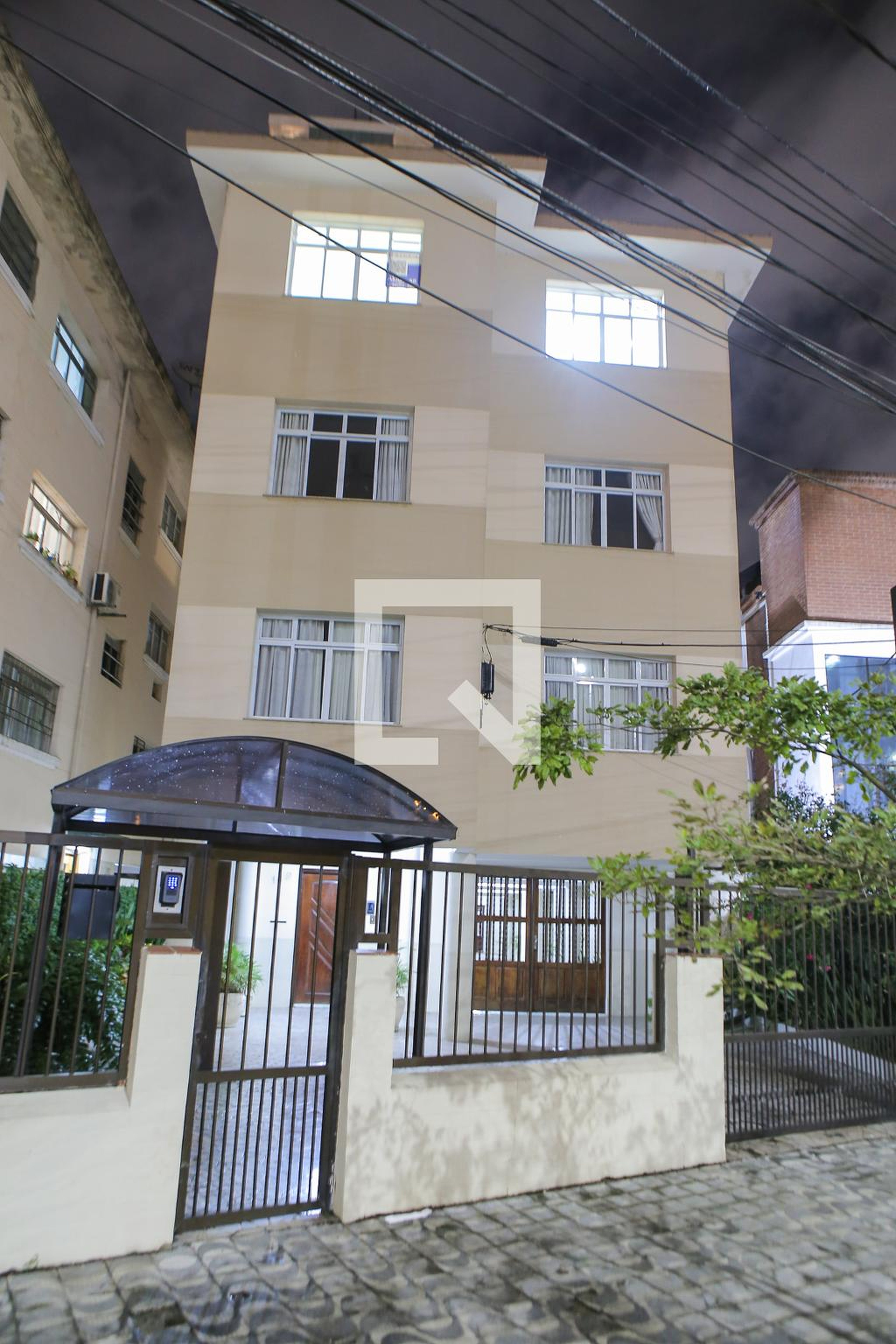 Fachada Condomínio em Avenida General Francisco Glycério, 149