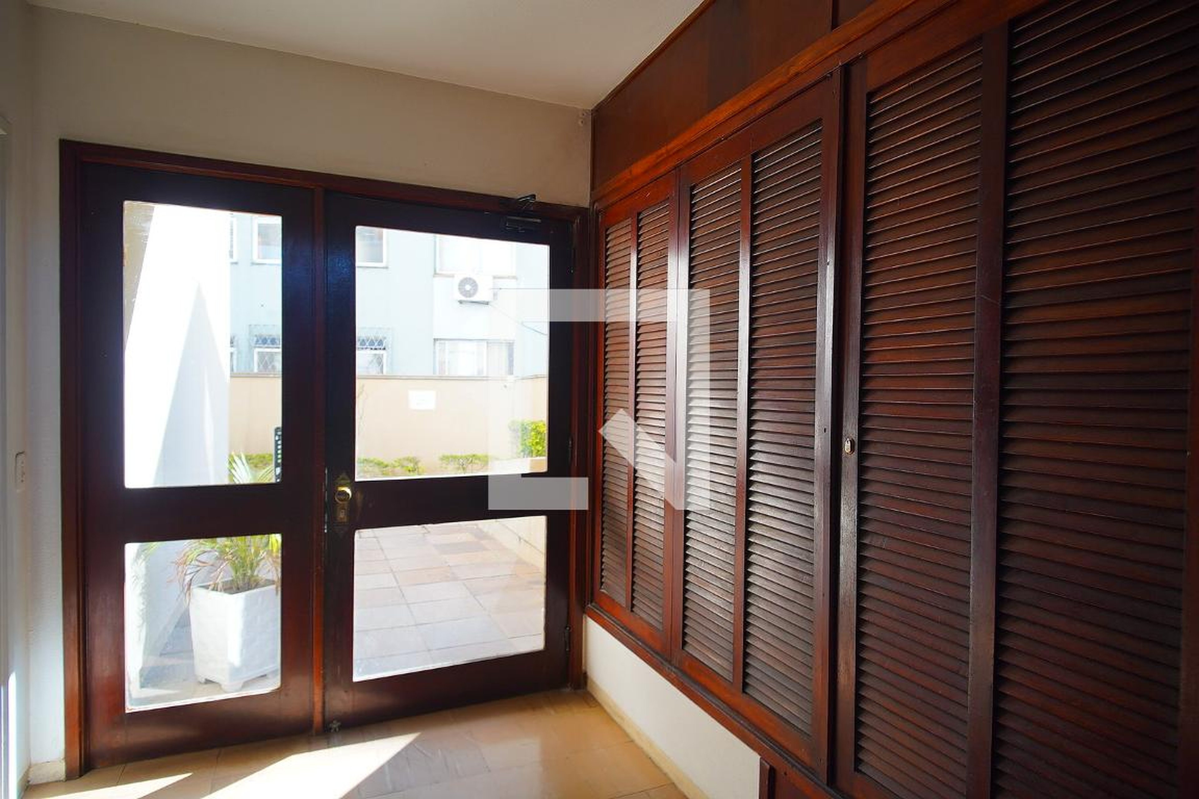 Hall de Entrada Condomínio em Avenida do Forte, 404