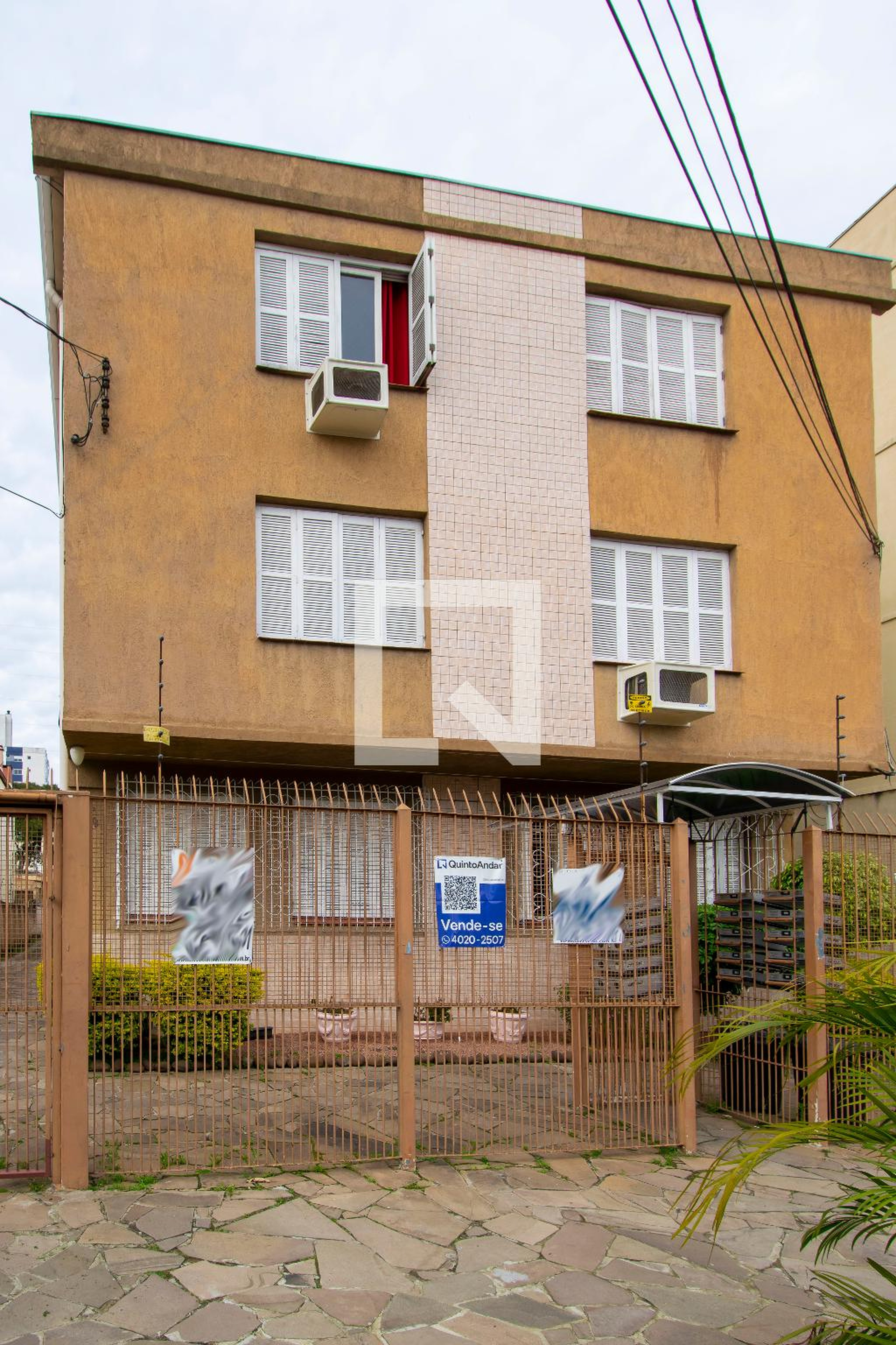 Fachada do Condomínio Condomínio em Rua Domingos Crescêncio, 55