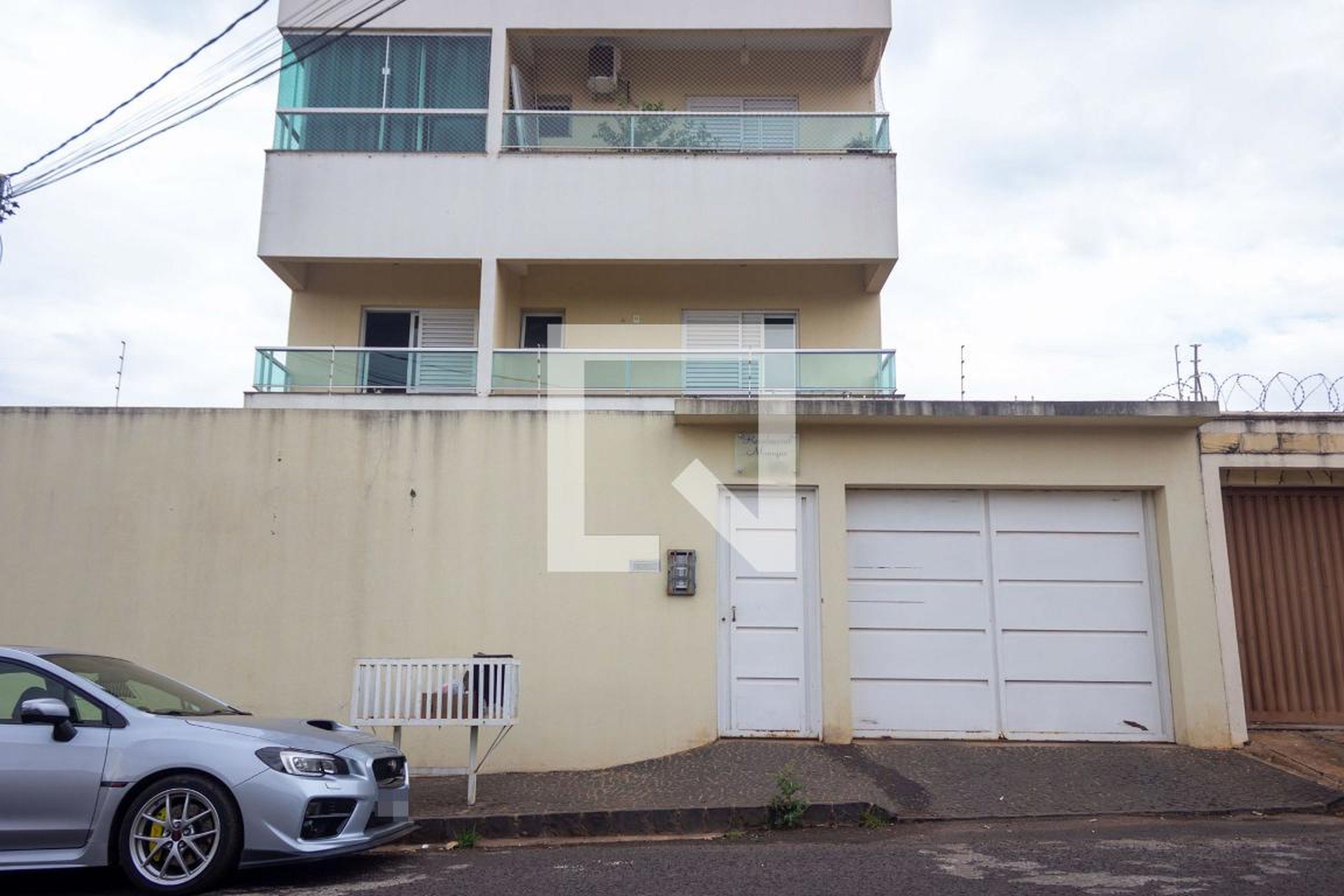 Fachada Condomínio em Rua Antônio Rezende Chaves, 35