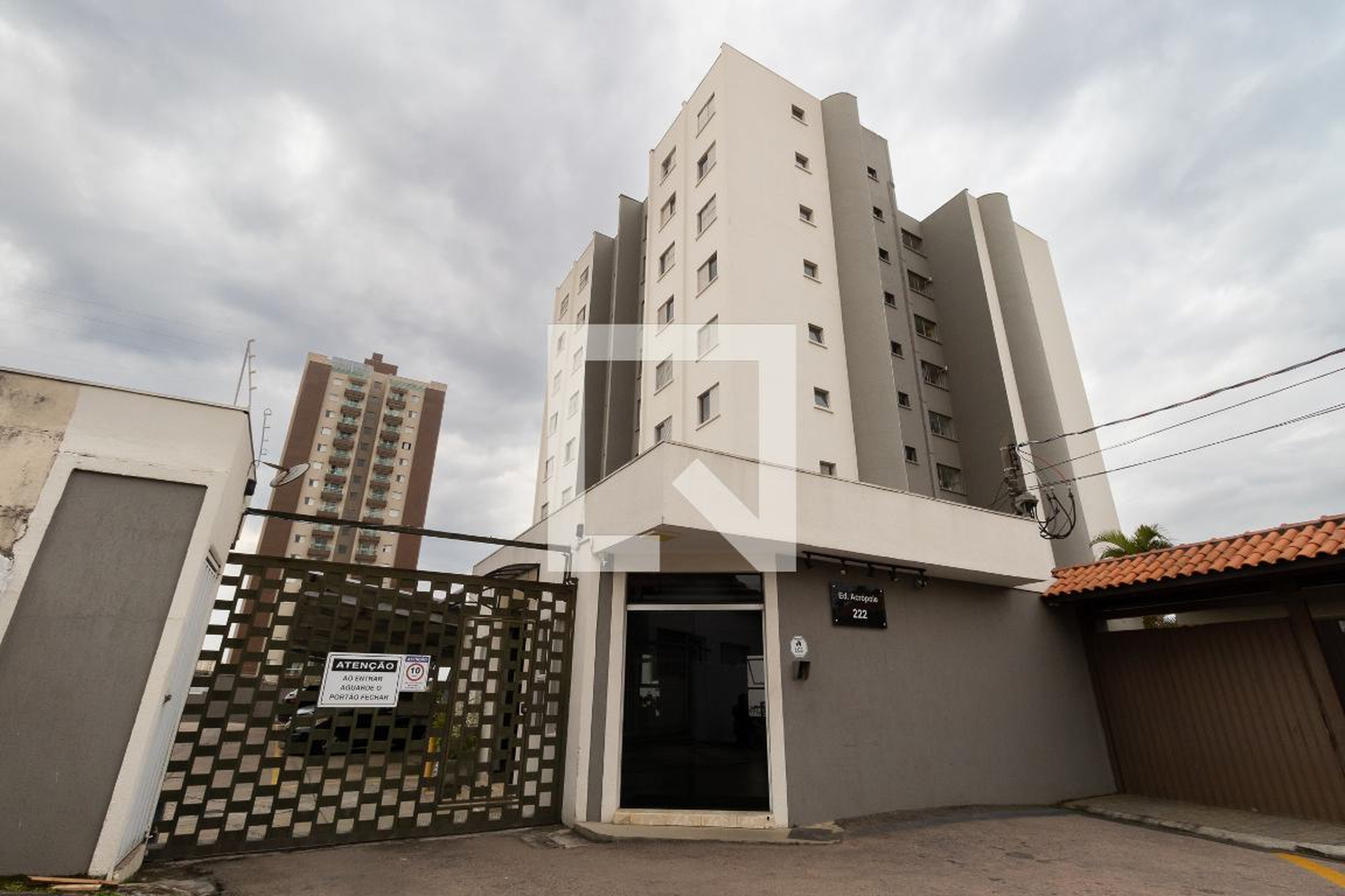 Fachada do Condomínio Edifício Acrópole