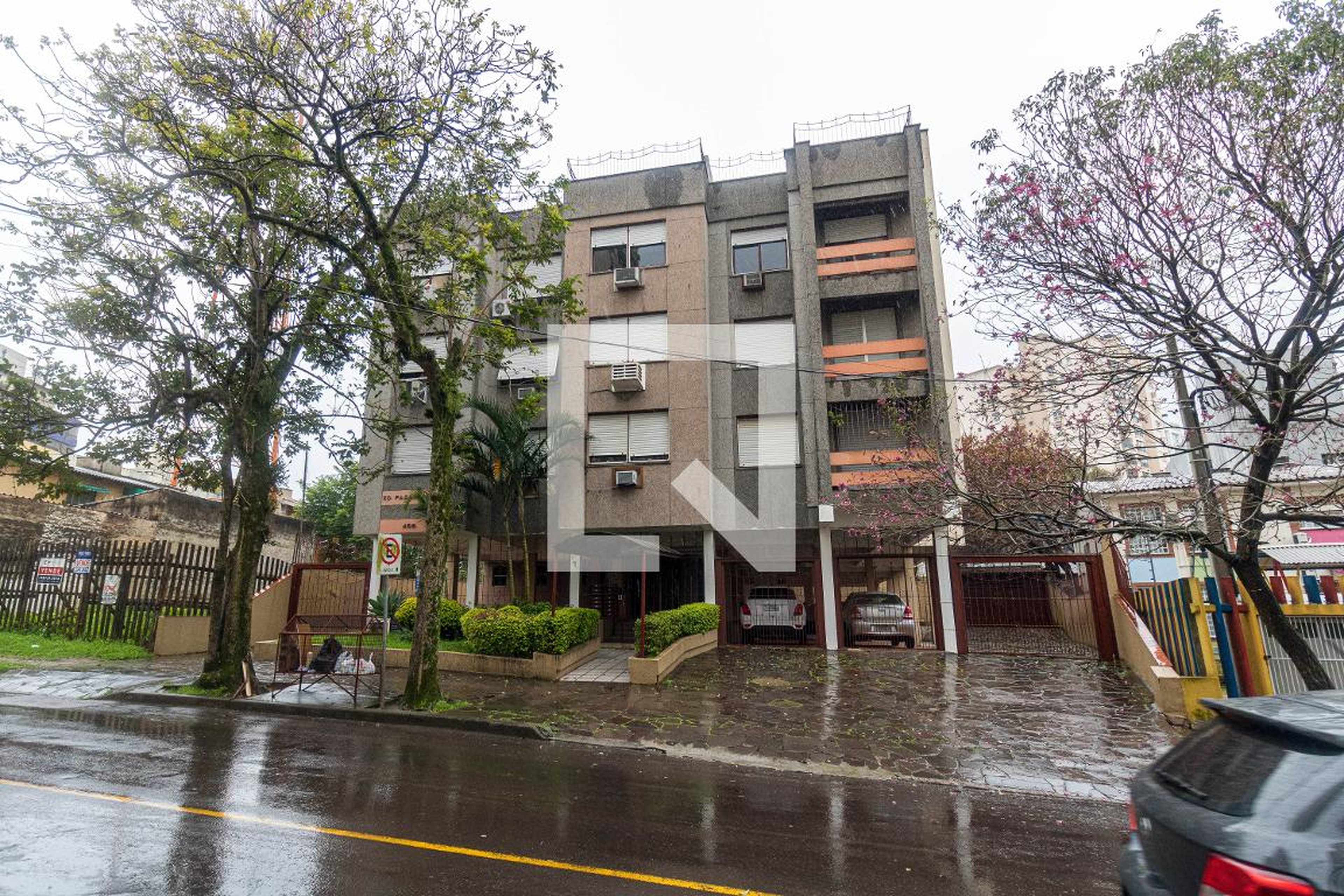 Fachada do Prédio Condomínio em Rua Bezerra de Menezes, 406