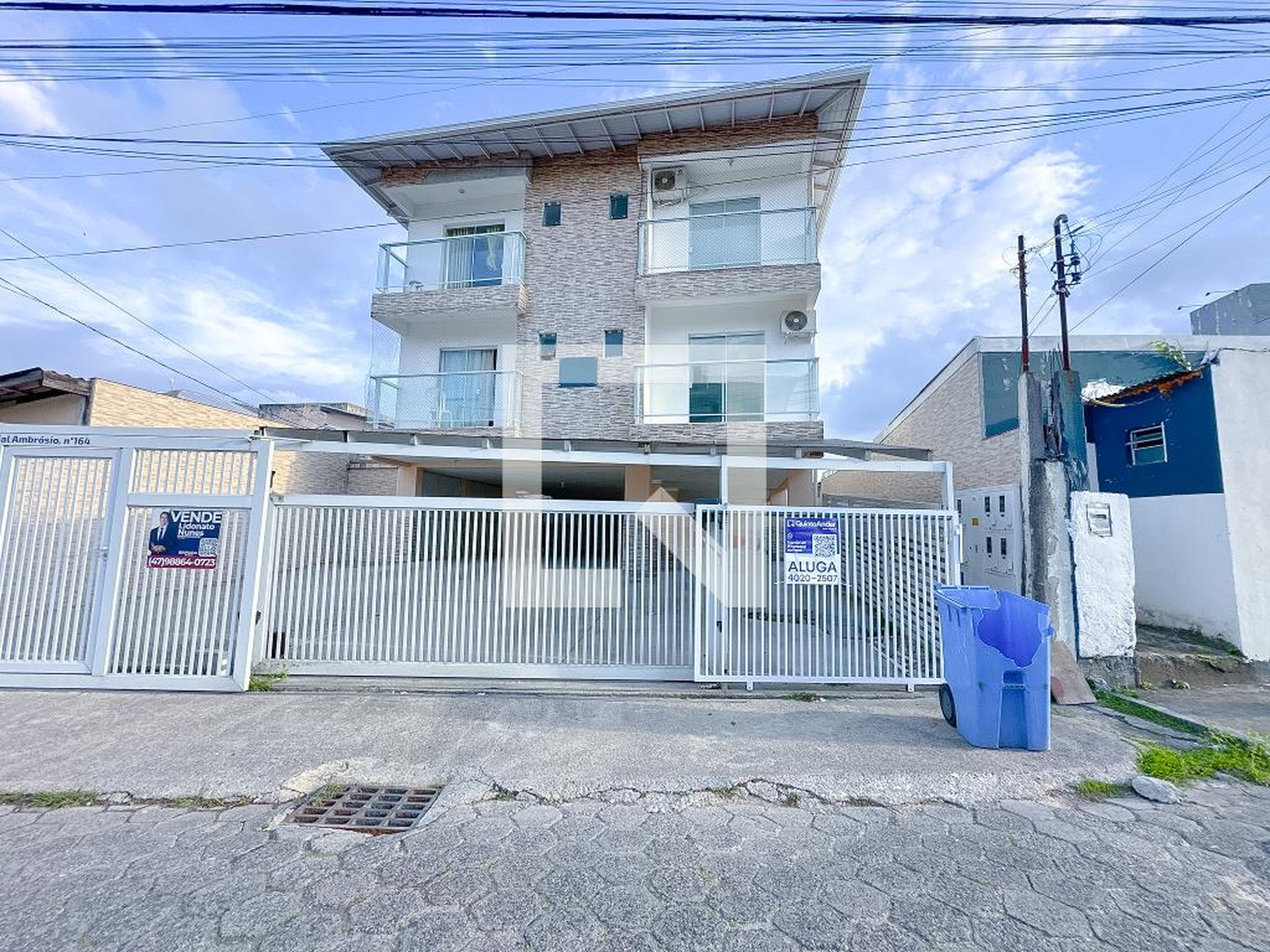 Fachada Condomínio em Rua Ambrósio Marques da Rosa, 164