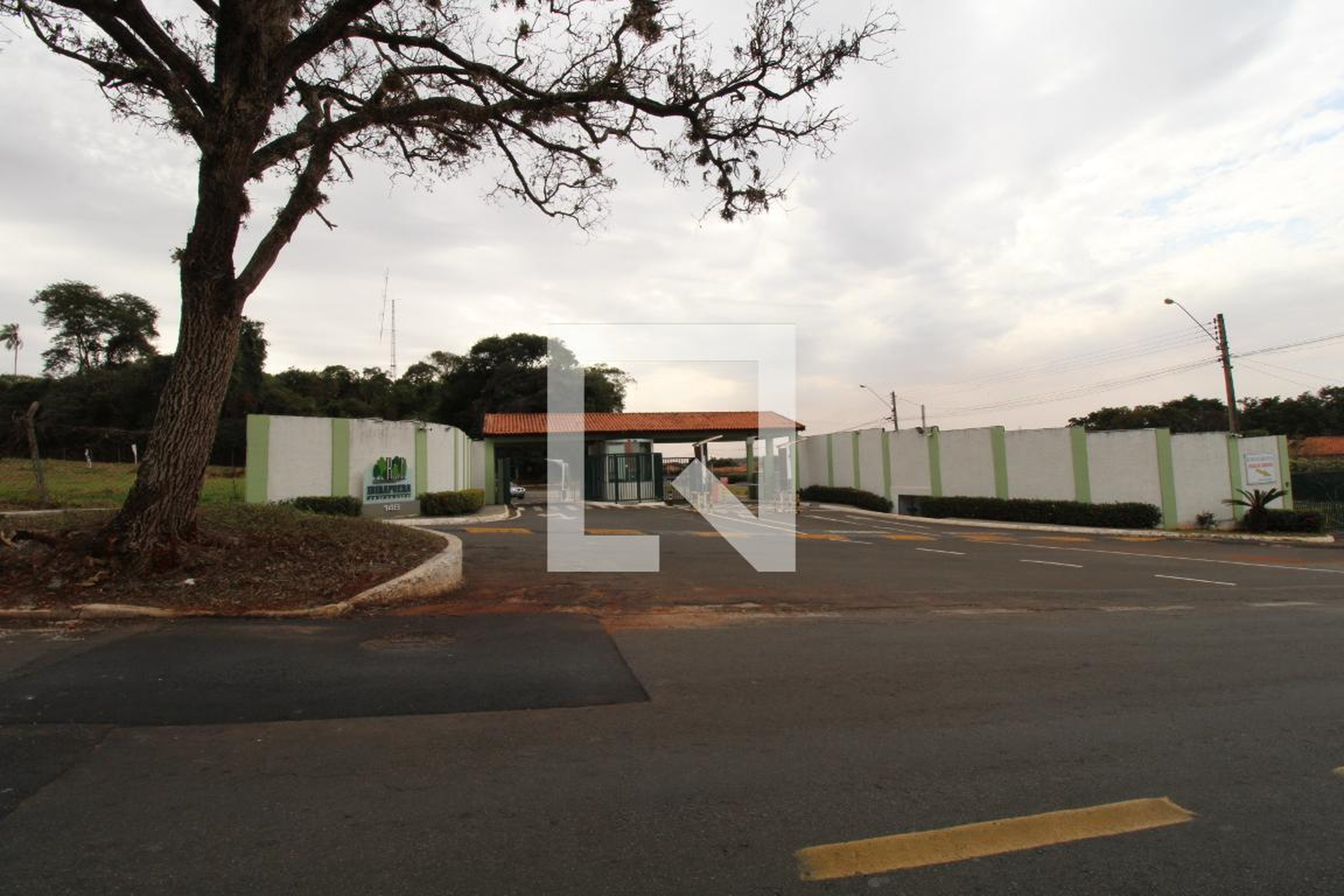 Fachada do Condomínio Condomínio Ibirapuera