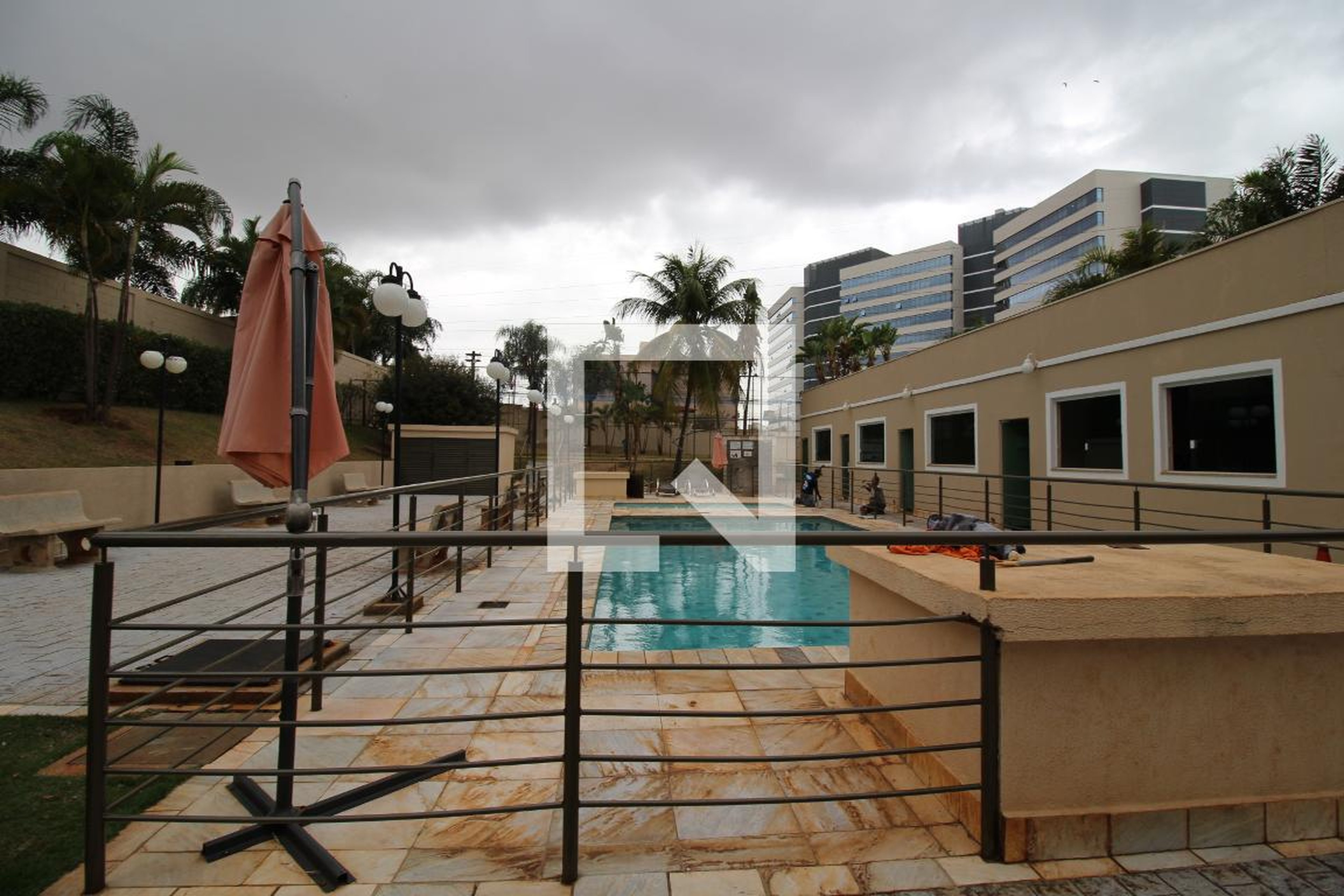piscina Condomínio em Avenida Maria de Jesus Condeixa, 644