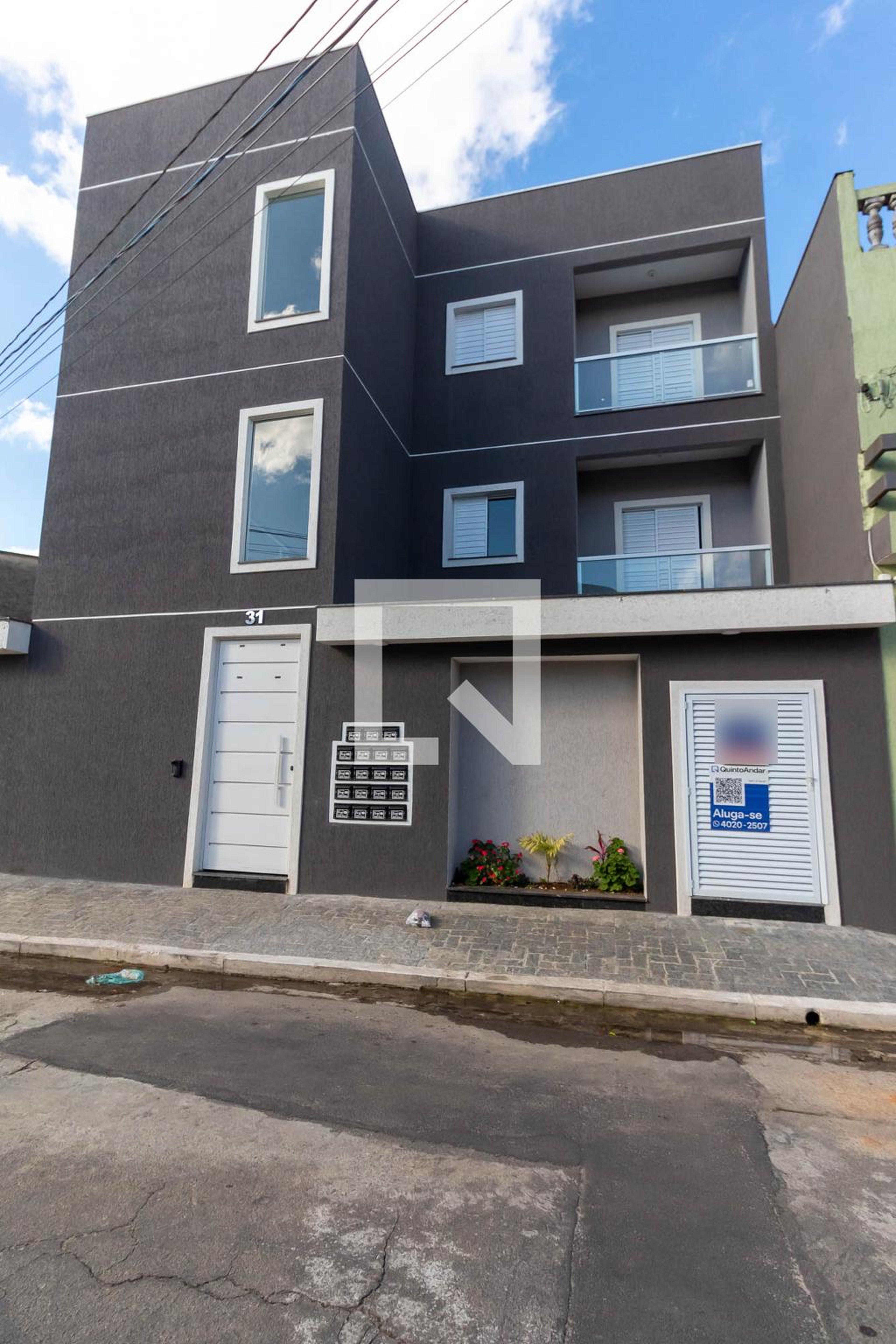 Fachada Condomínio em Rua Professor Athanassof, 25