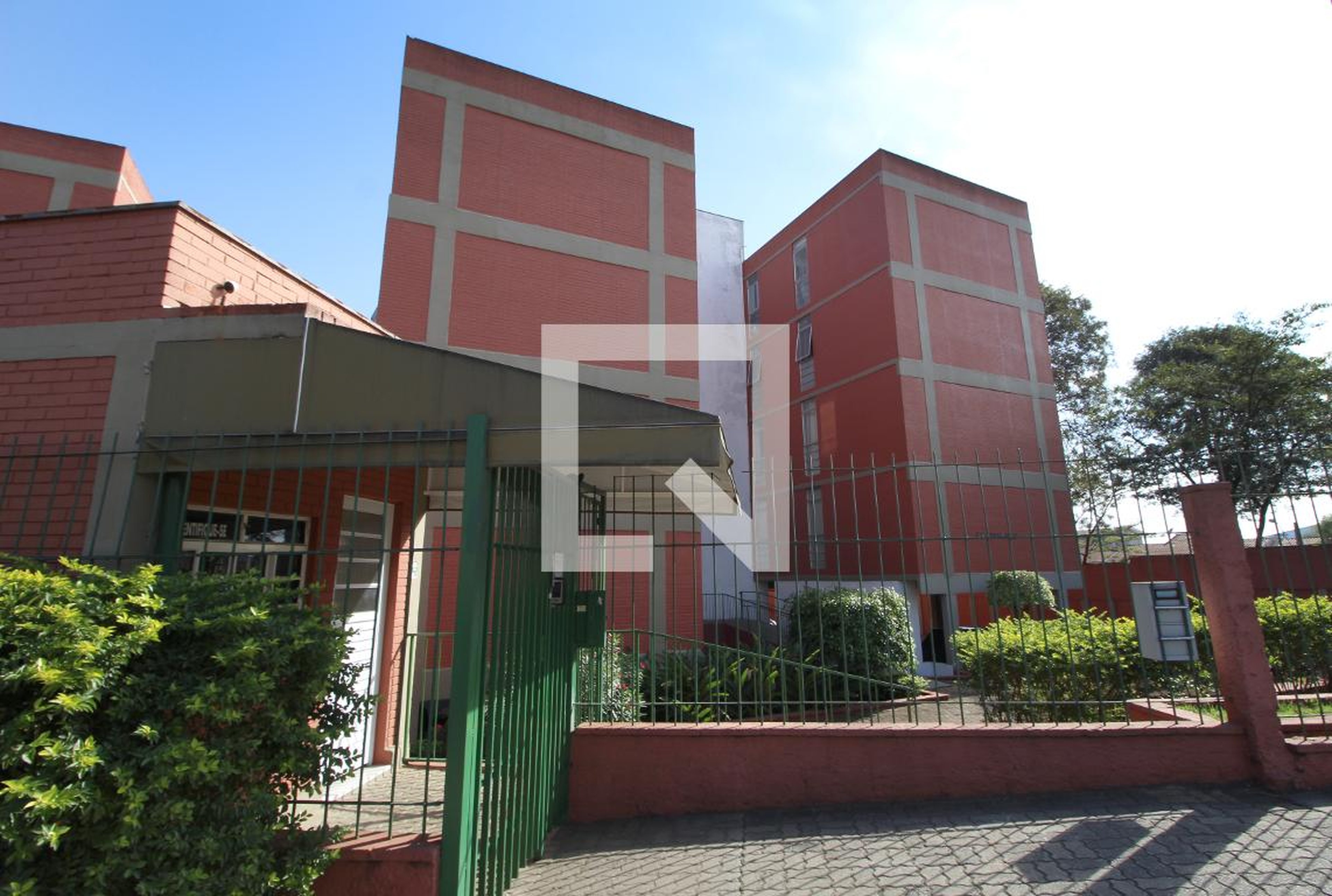 Fachada do Condomínio Edifício Rosaria