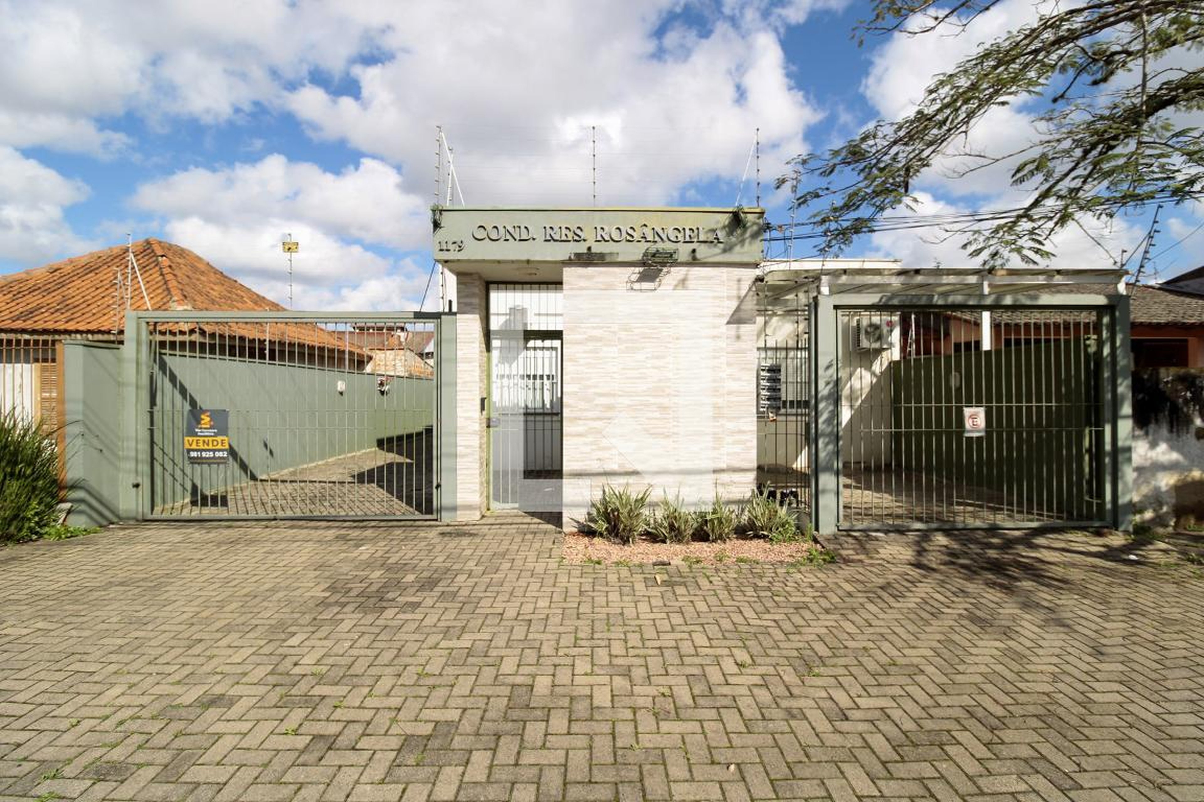 Fachada do Condomínio Condomínio em Rua Primeiro de Maio, 2179