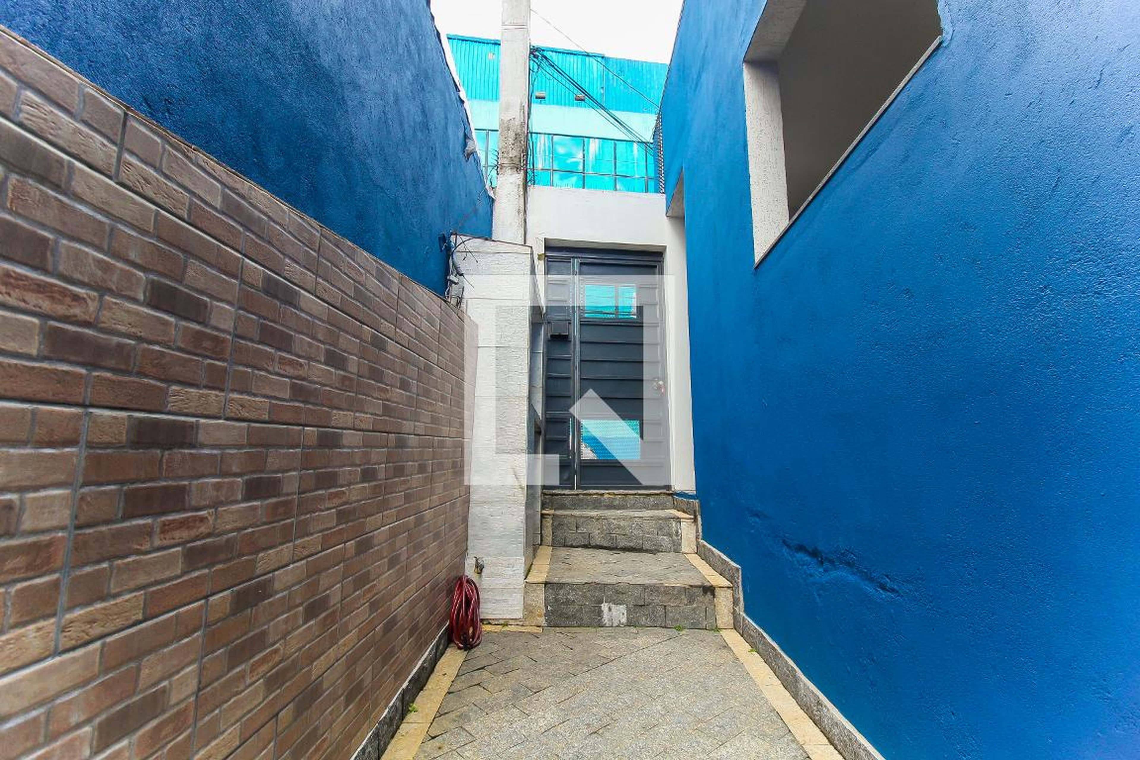 Entrada Condomínio em Rua Estanislau de Miranda, 29