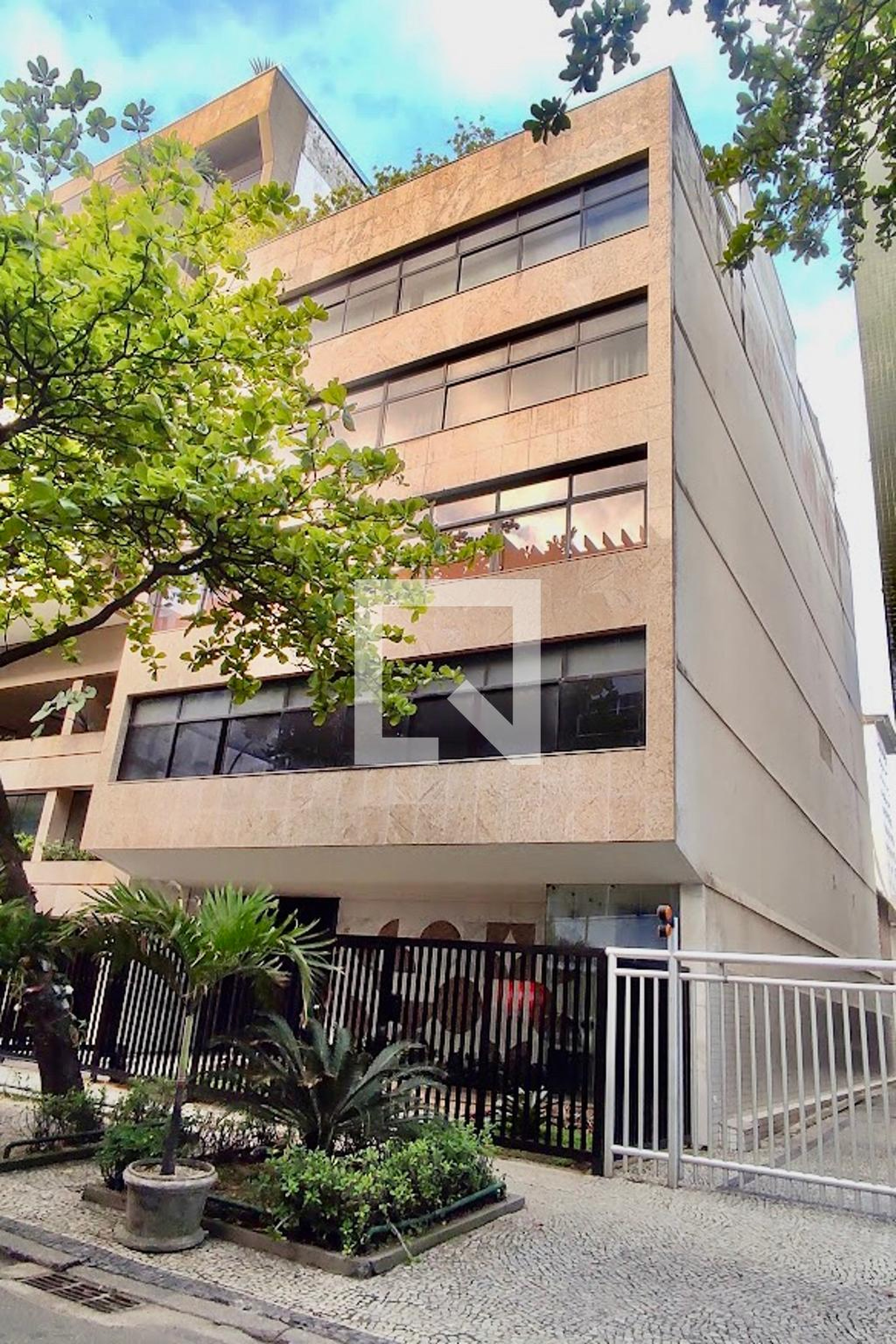 Fachada Edifício Carlos Pinto de Castro