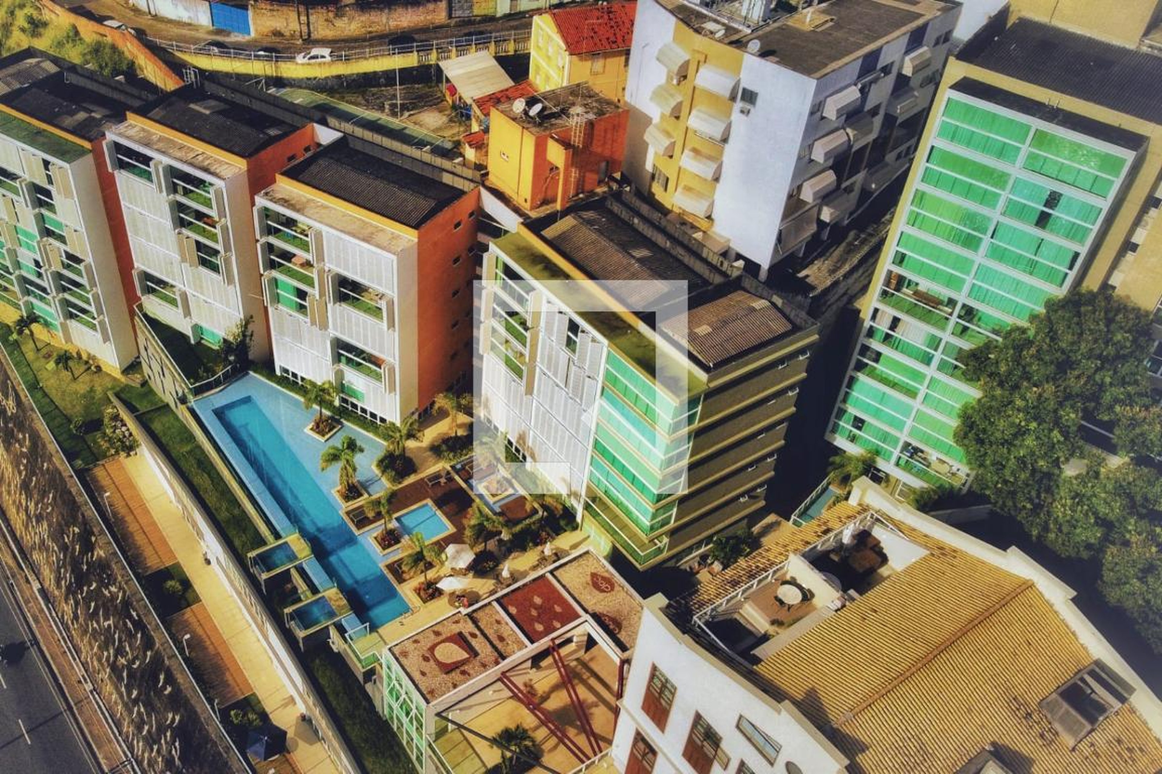 Fachada do Condomínio Condomínio CLOC Marina Residence