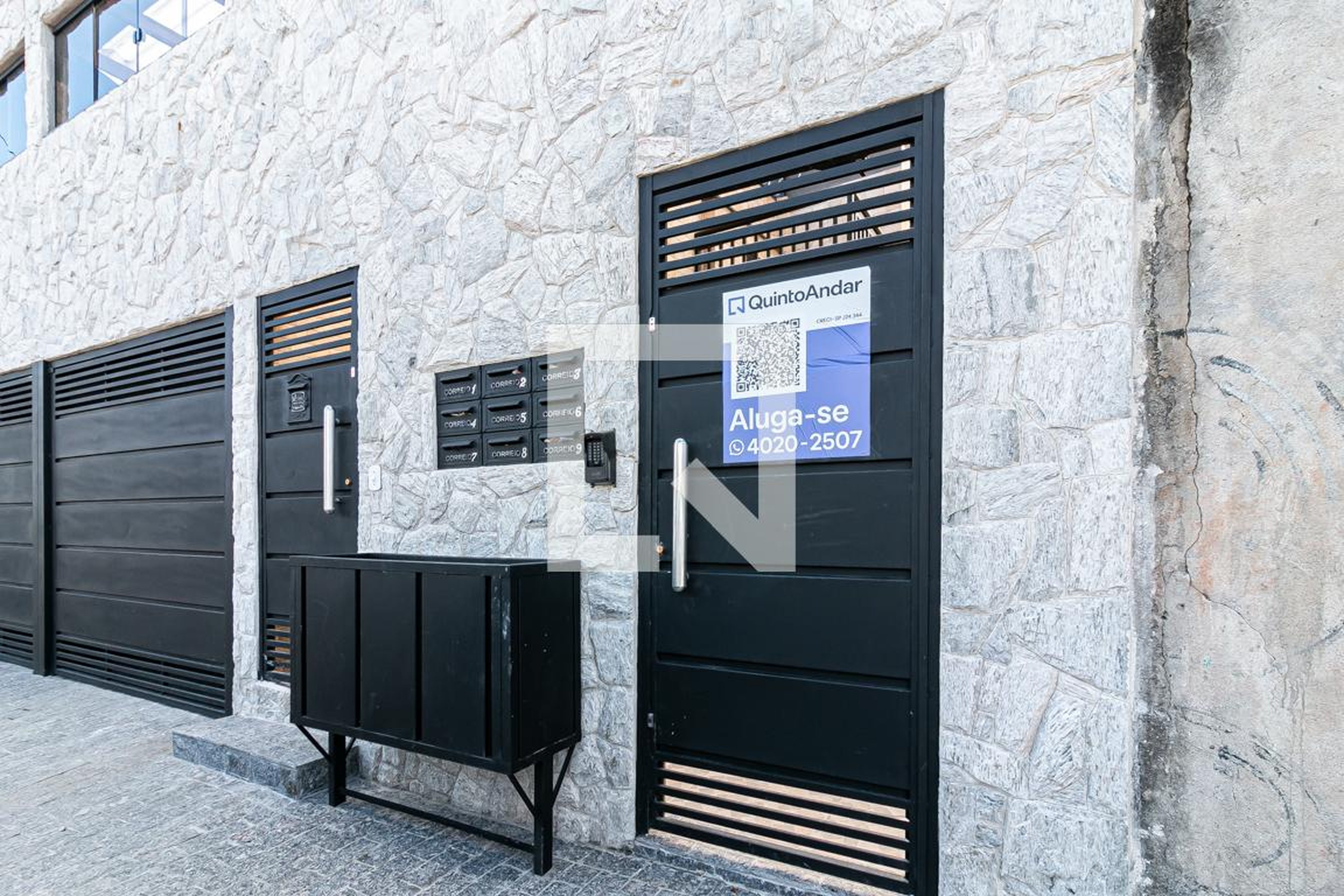 Fachada do Condomínio Condomínio em Rua Doutor Cardoso Terra, 143