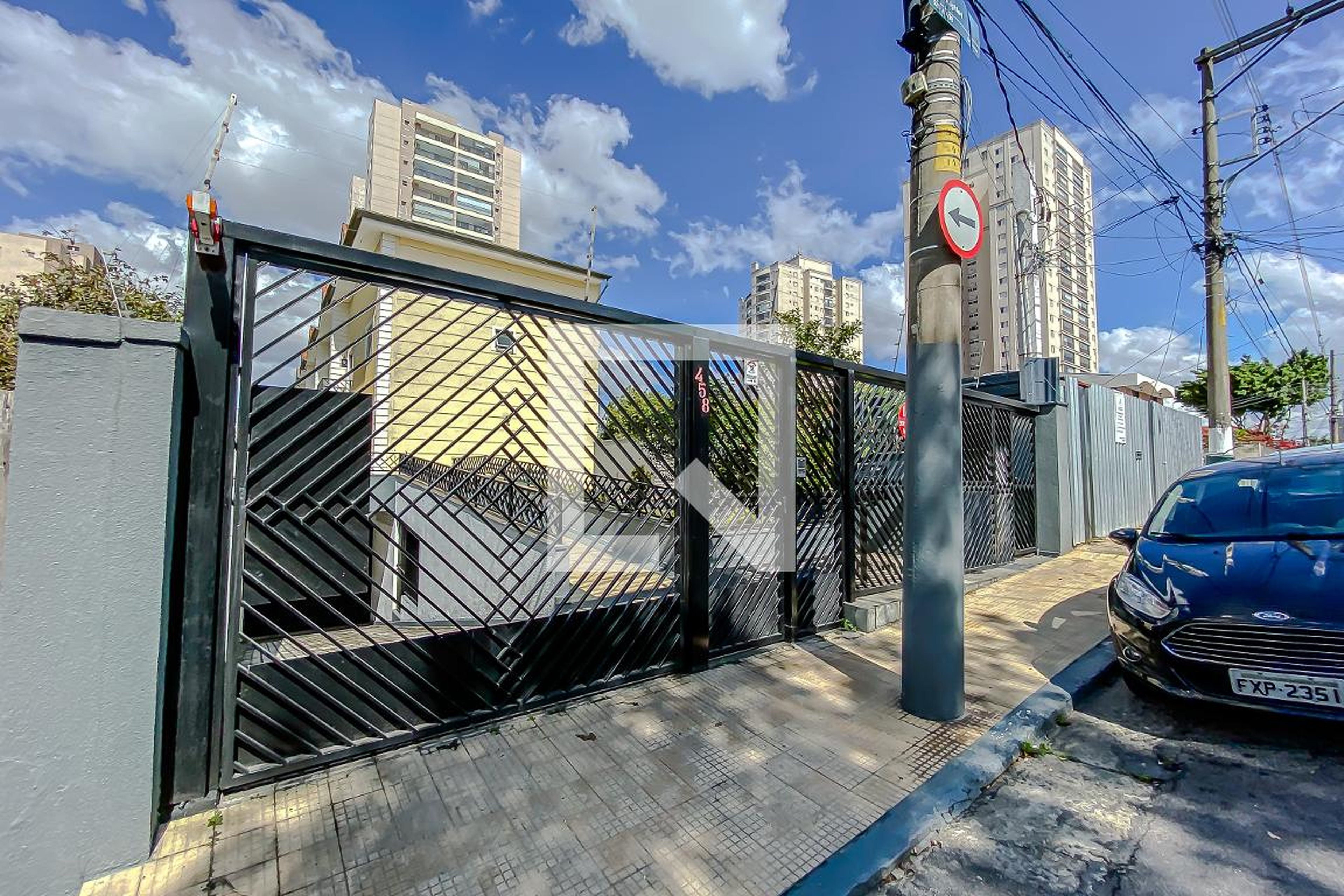 Fachada Condomínio em Rua Dante Alighieri, 458