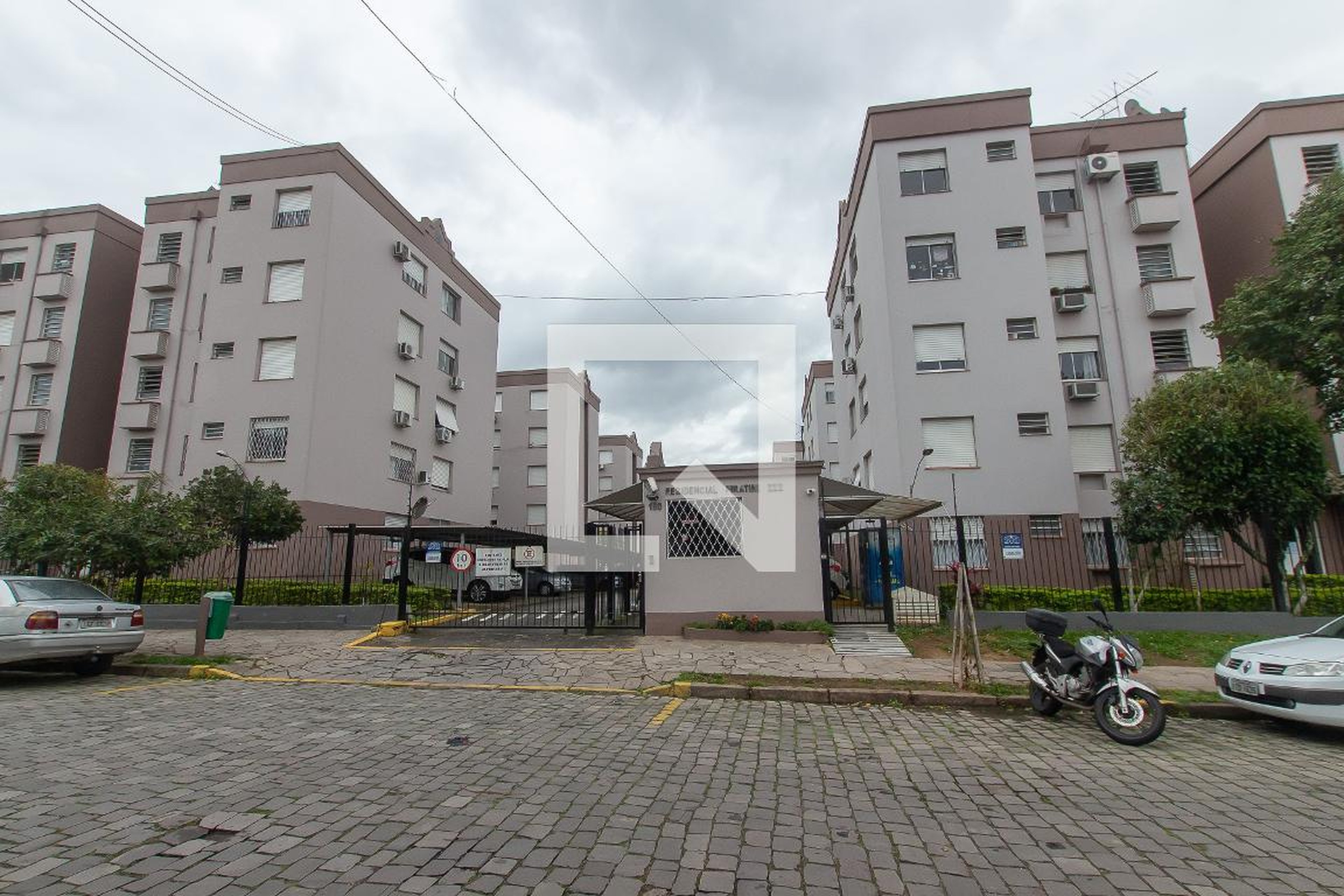 Fachada do Condomínio Condomínio em Rua Amadeu F. de Oliveira Freitas, 180