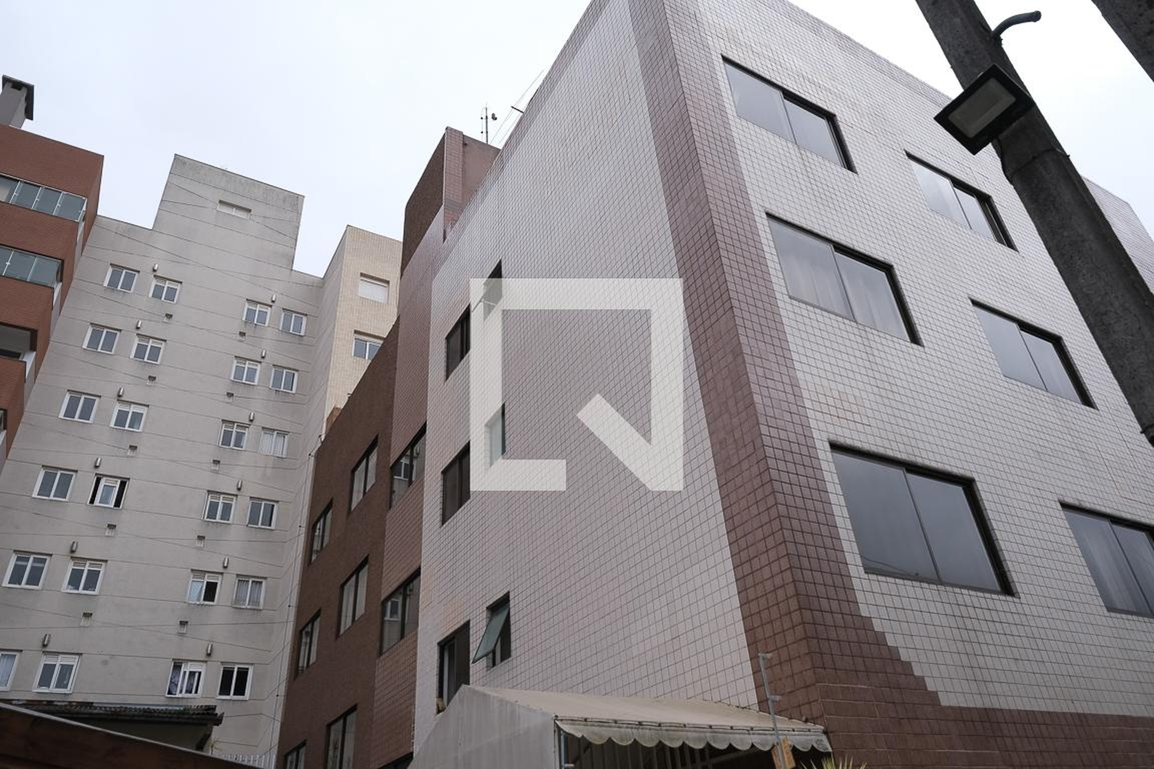 Fachada Condomínio em Rua Professor Dário Veloso, 333
