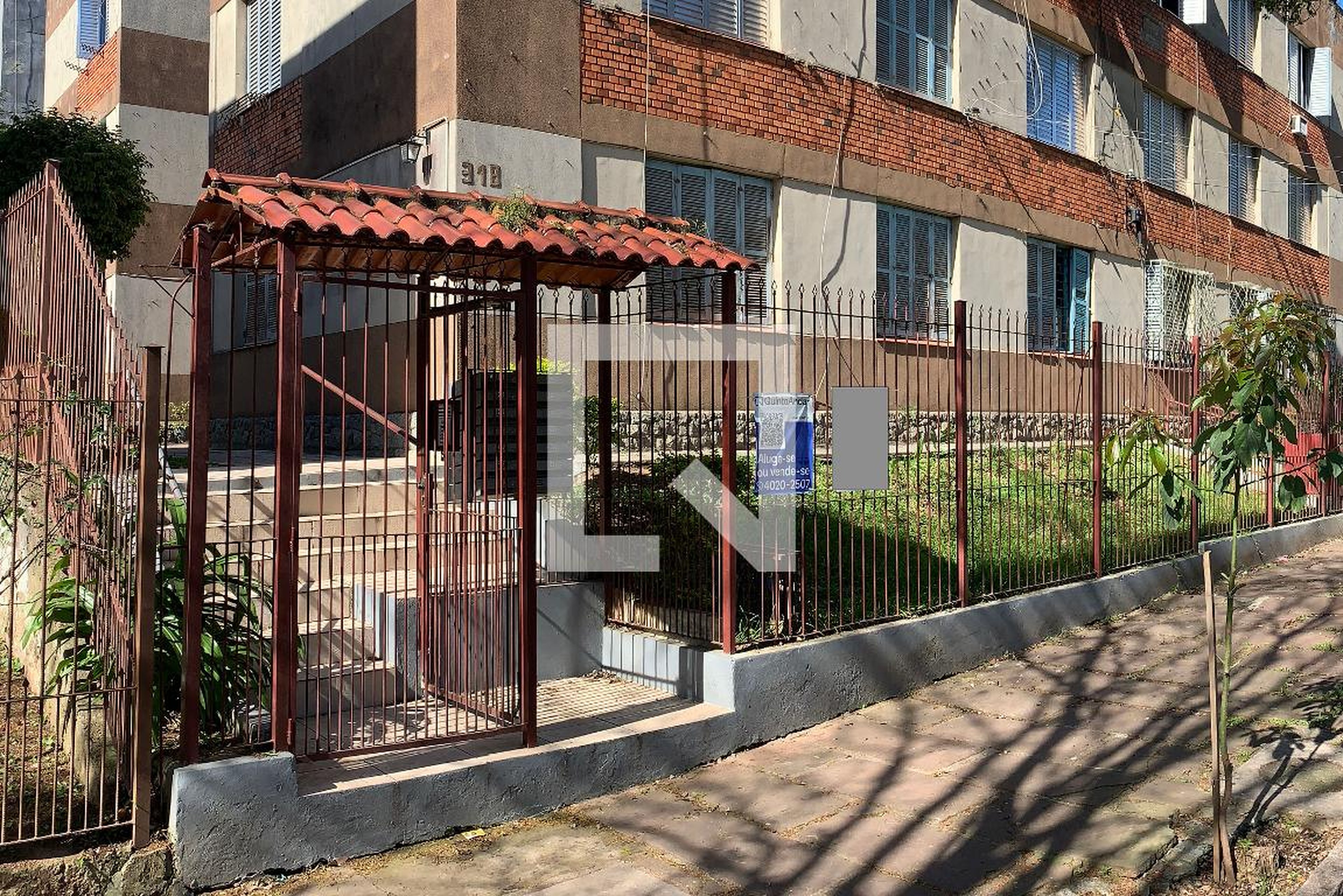 Fachada Condomínio em Estrada Vila Maria, 318