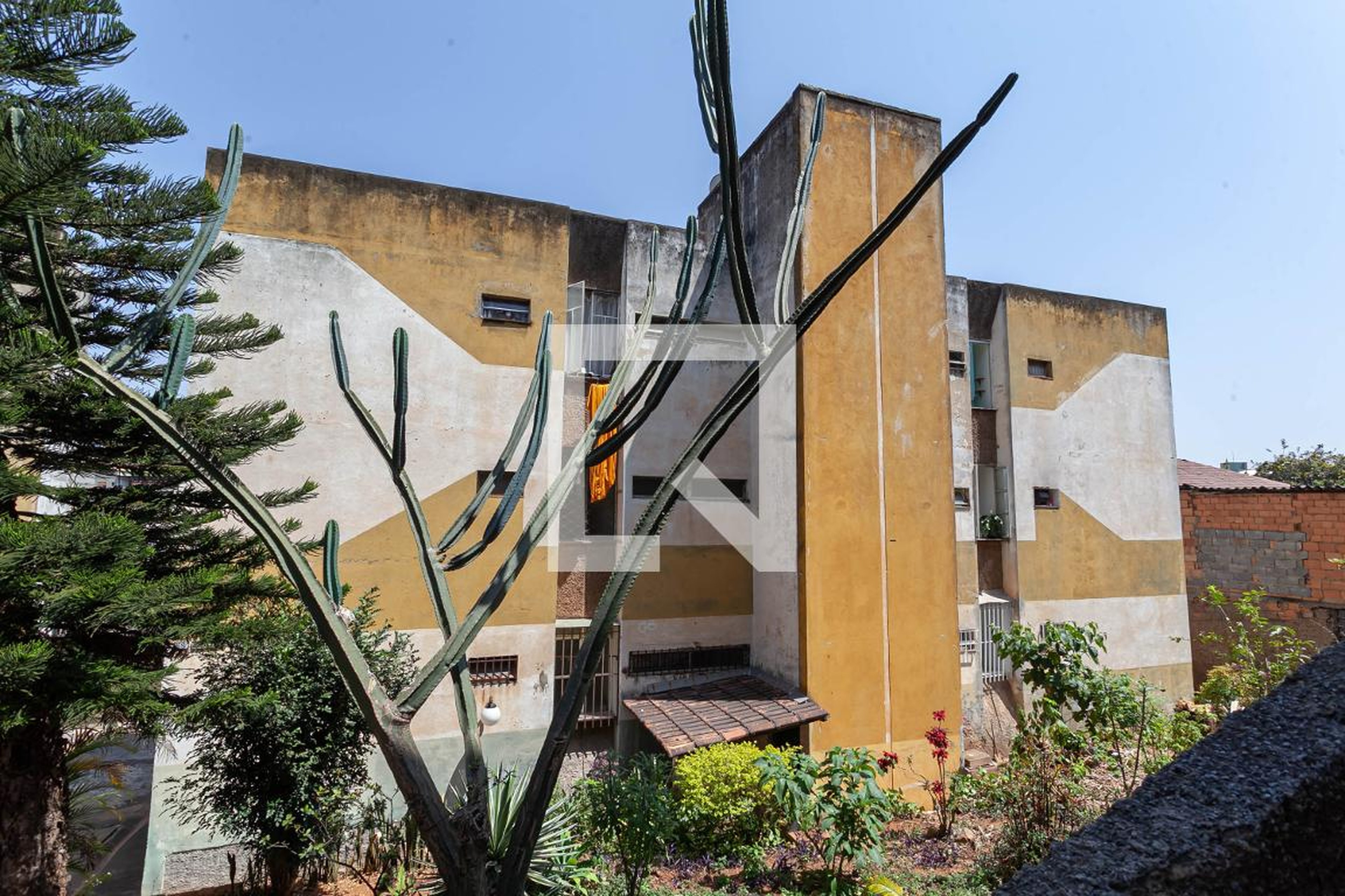 Fachada do prédio Condomínio em Rua dos Comanches, 669