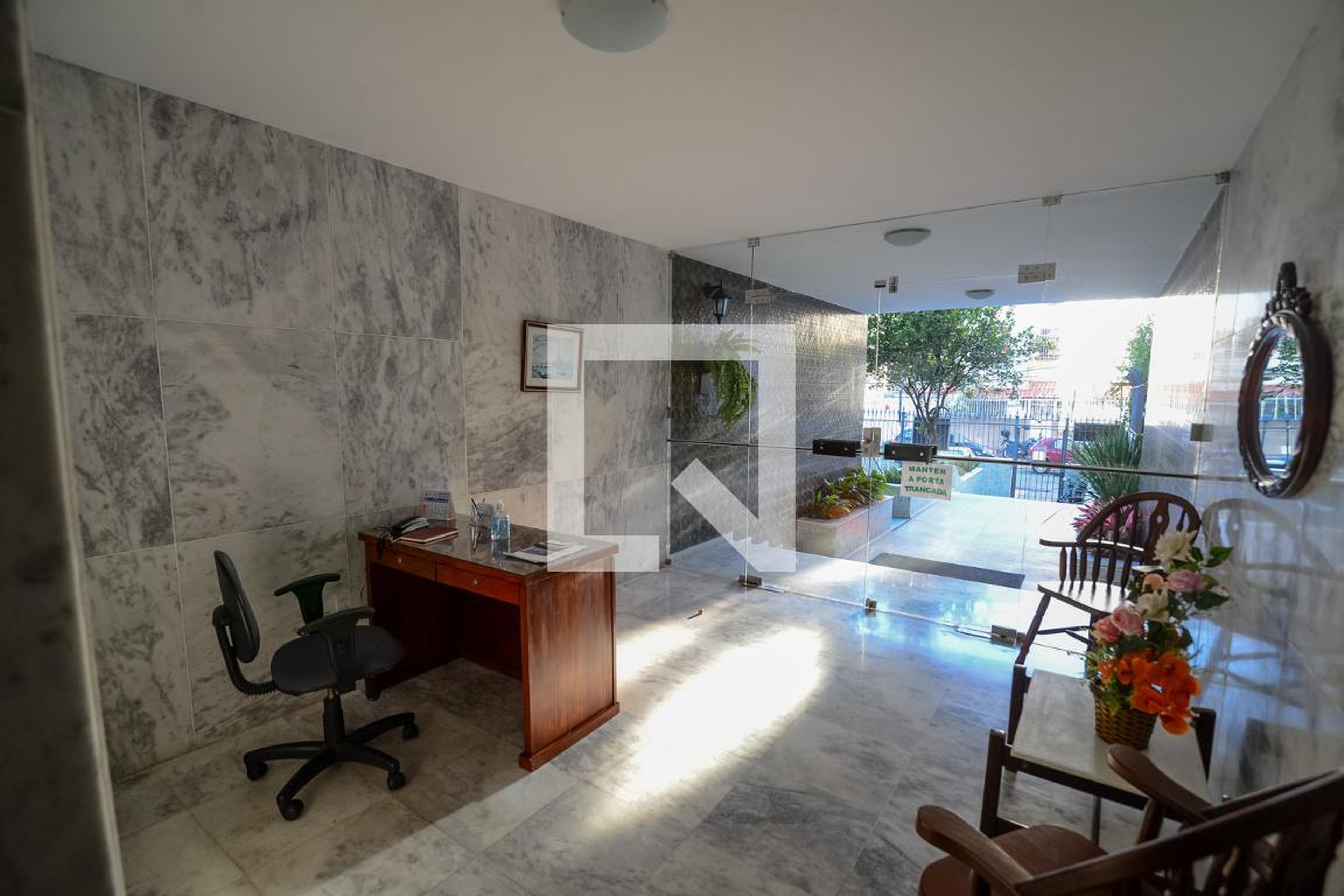 Hall - Edifício Egas Moniz