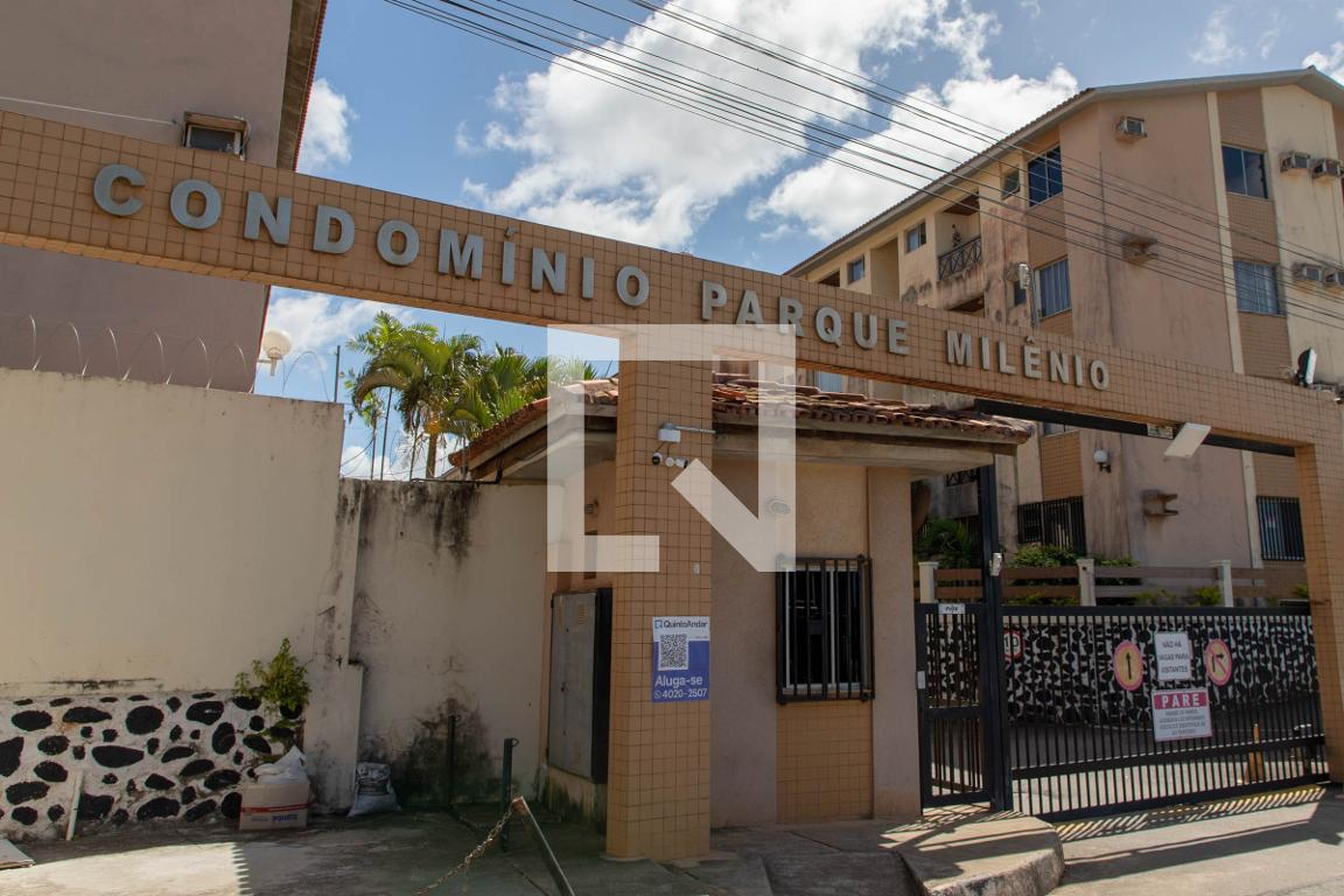 Fachada Condomínio em Rua Luís Eduardo Magalhães, 193