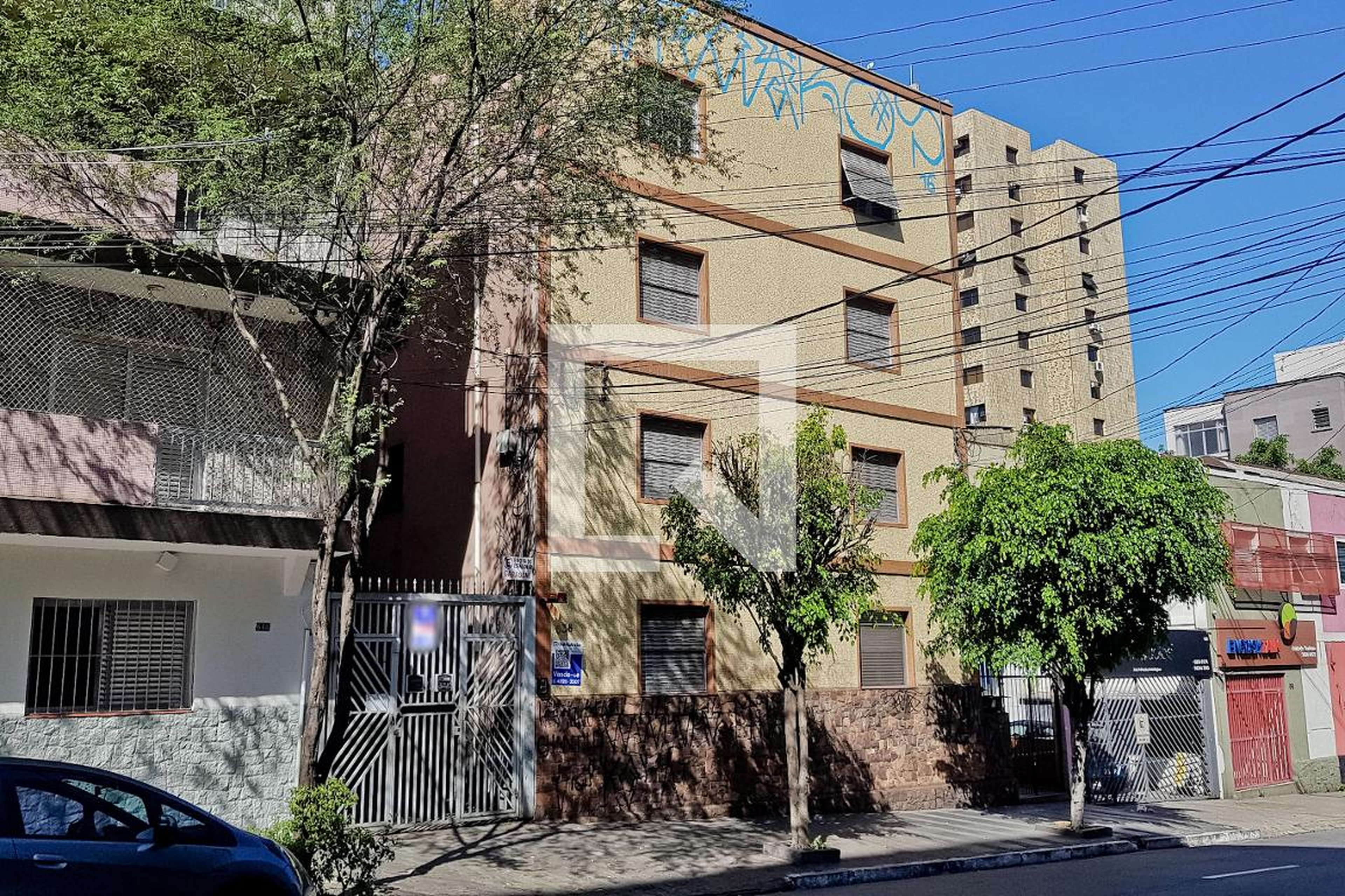 Fachada Condomínio em Rua Ezequiel Freire, 638