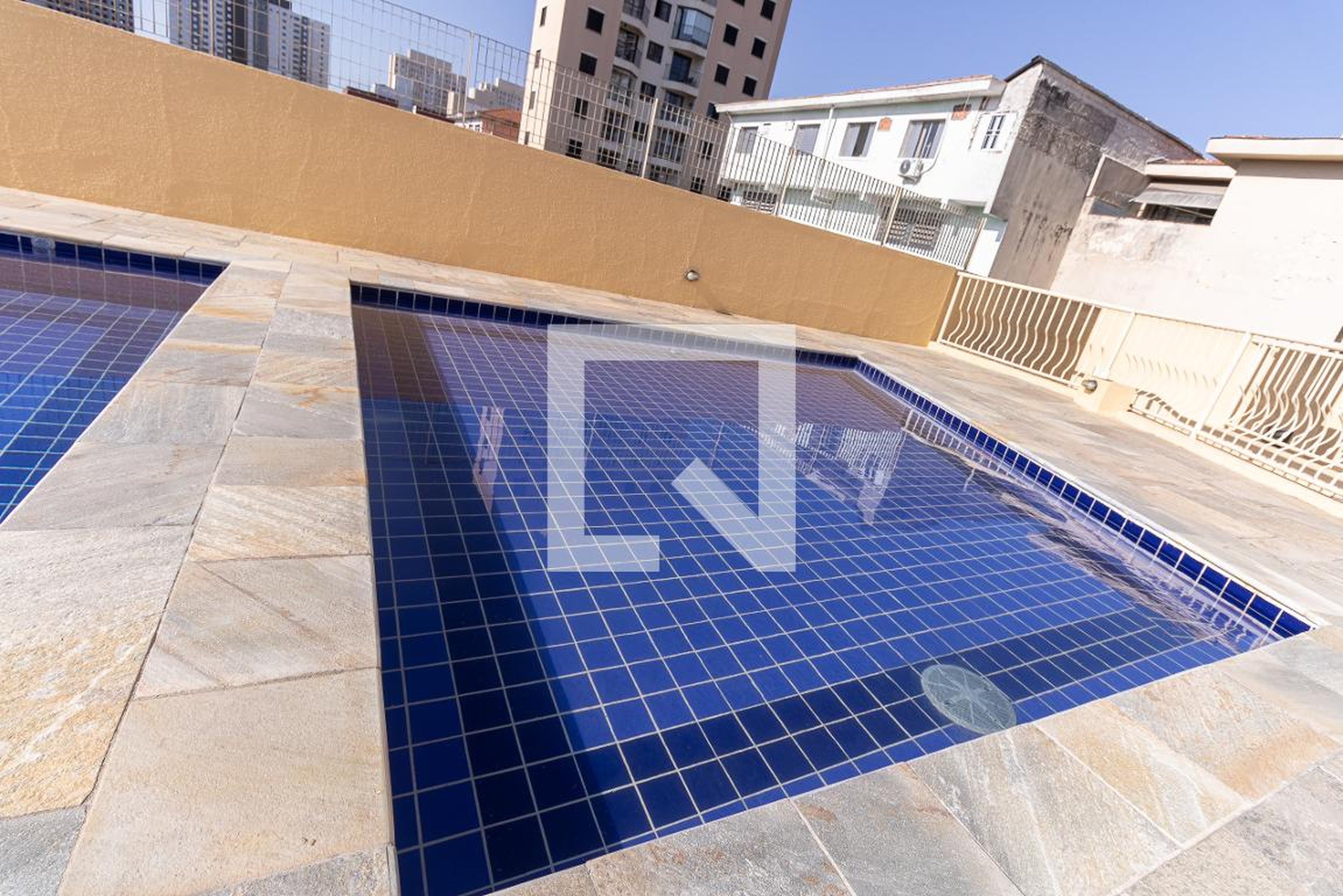 Piscina - Edifício Rachel Huchok