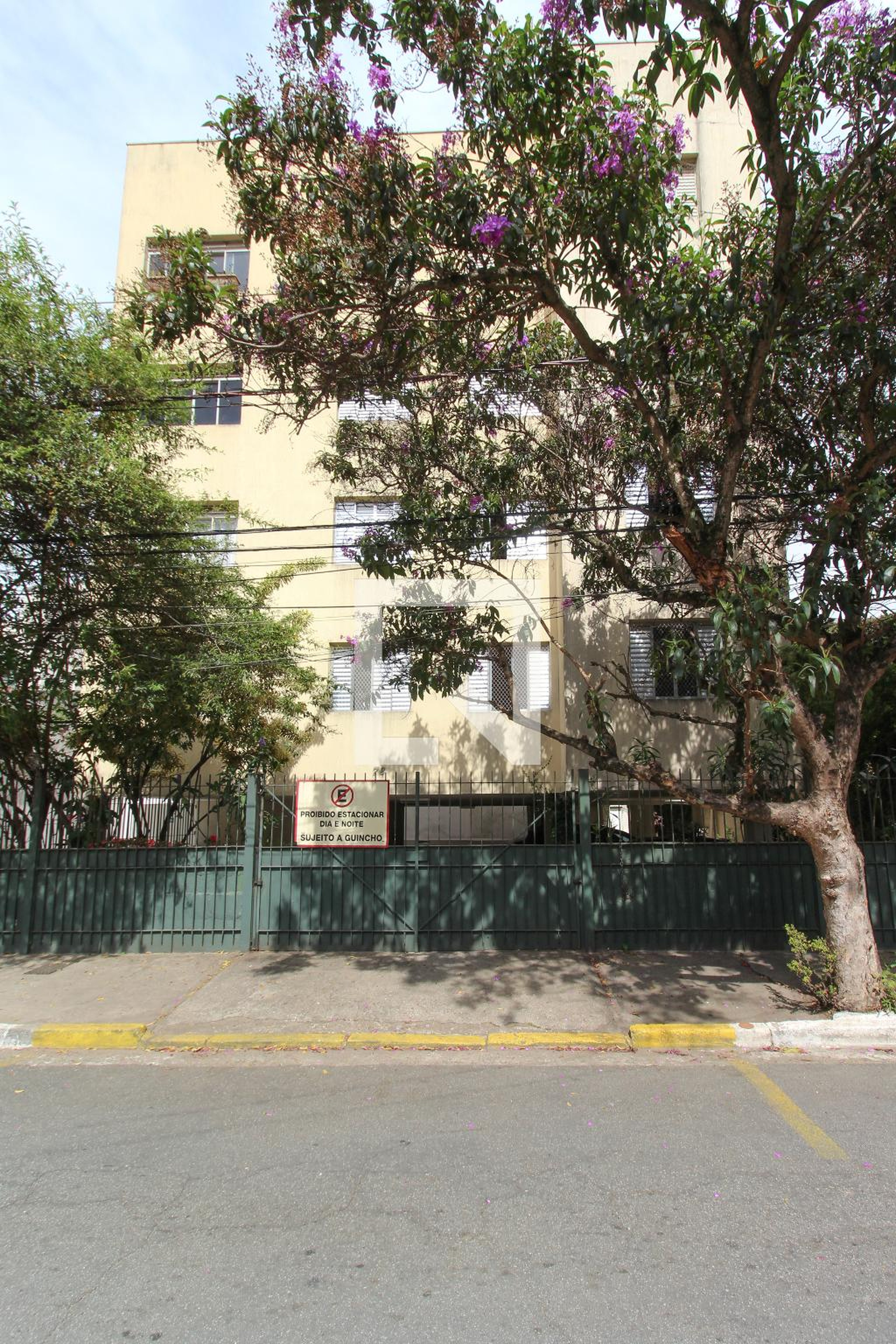Fachada do Prédio Condomínio Silvania