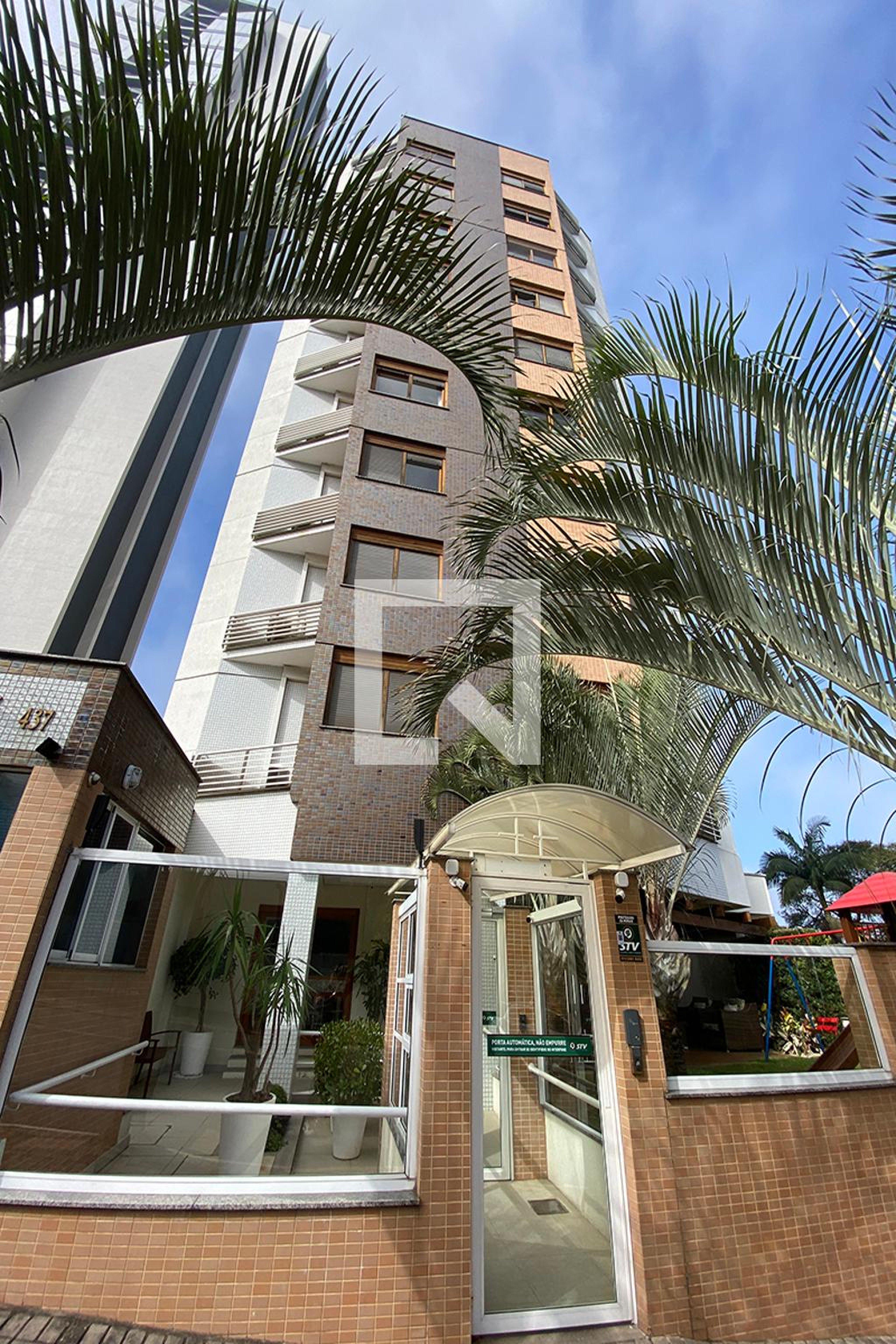 Fachada do Condomínio Condomínio em Rua Gomes Portinho, 437