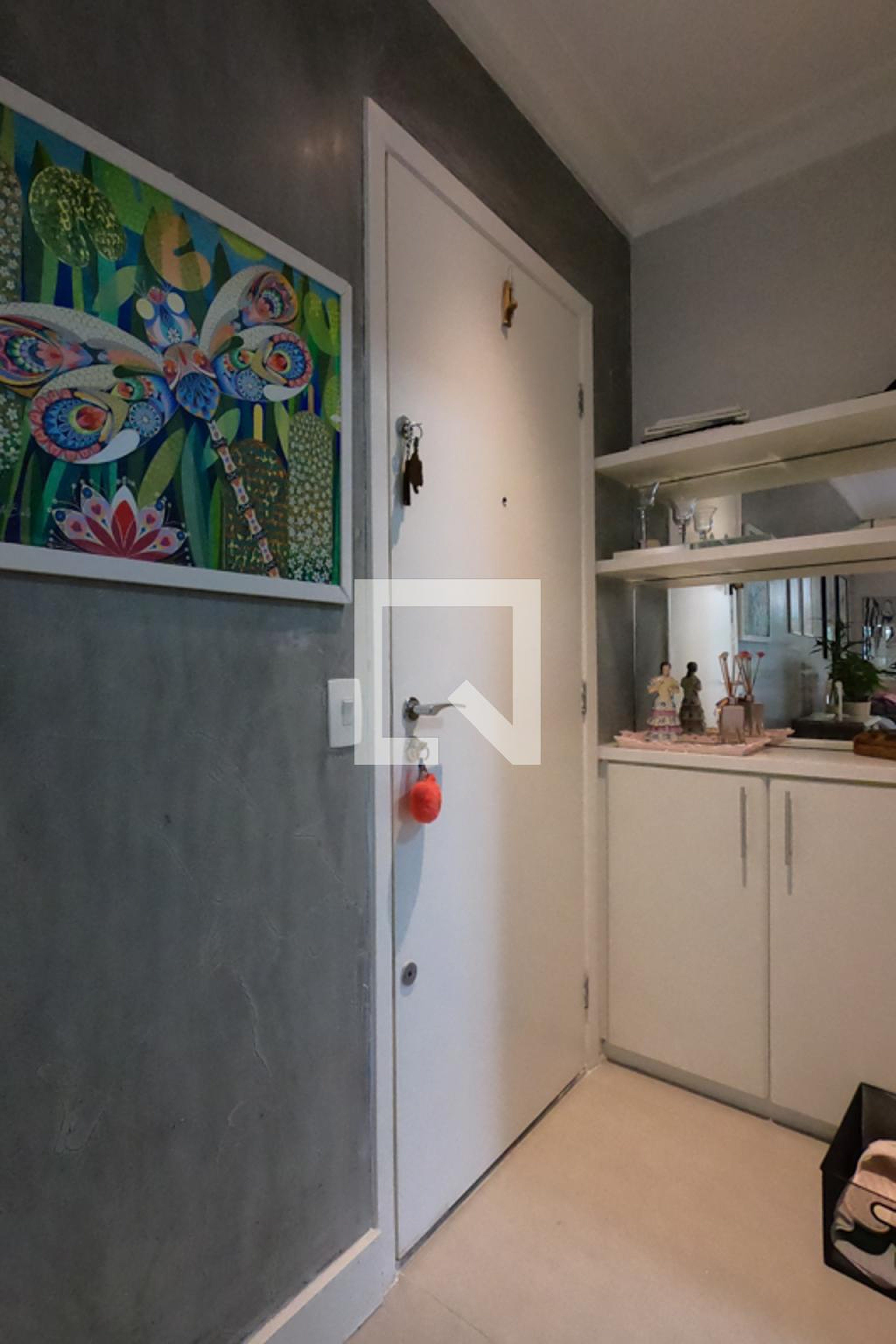 Hall de Entrada Condomínio em Rua Marie Nader Calfat, 354