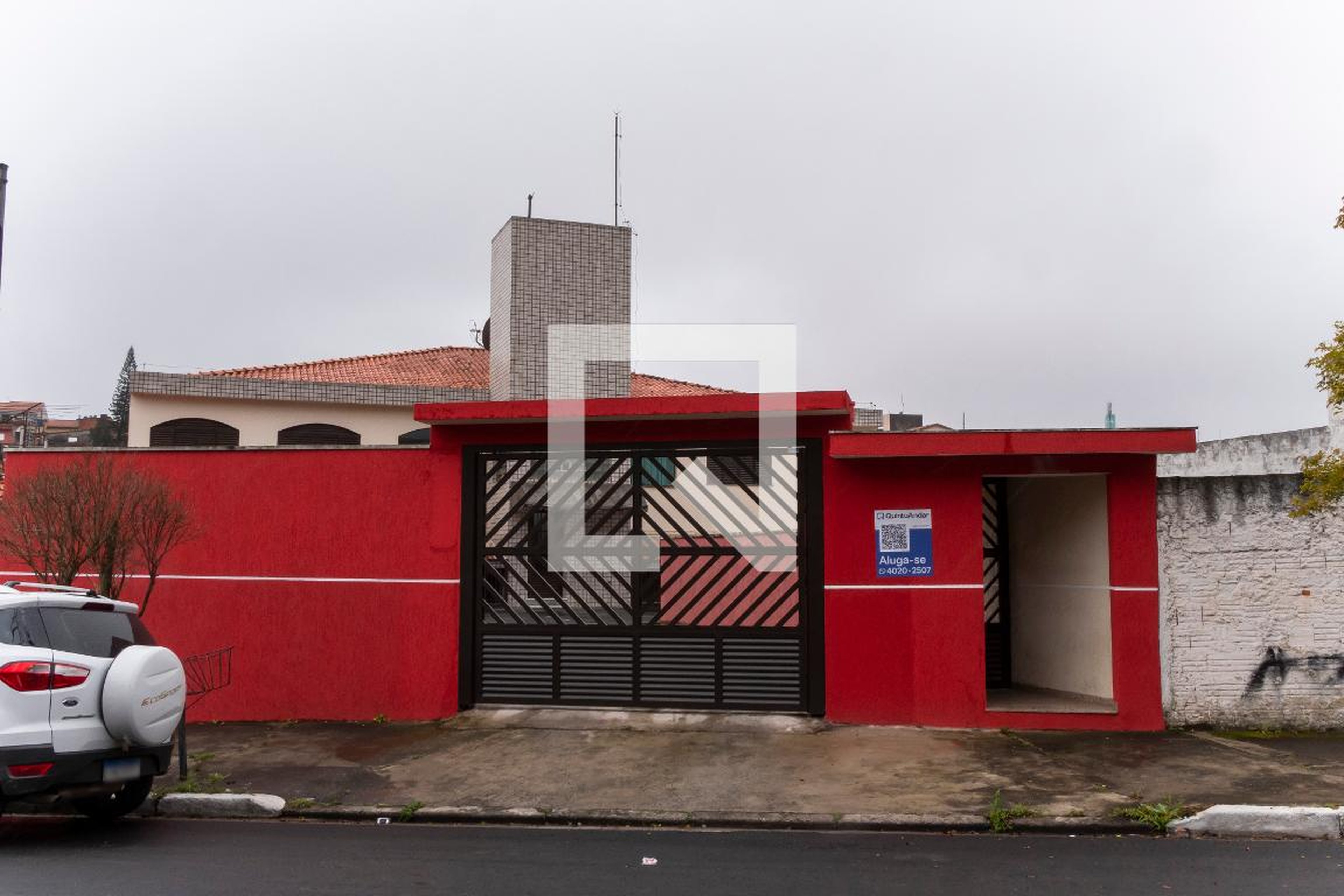 Fachada do Condomínio Condomínio em Rua Eliza da Silva Frezolone, 71