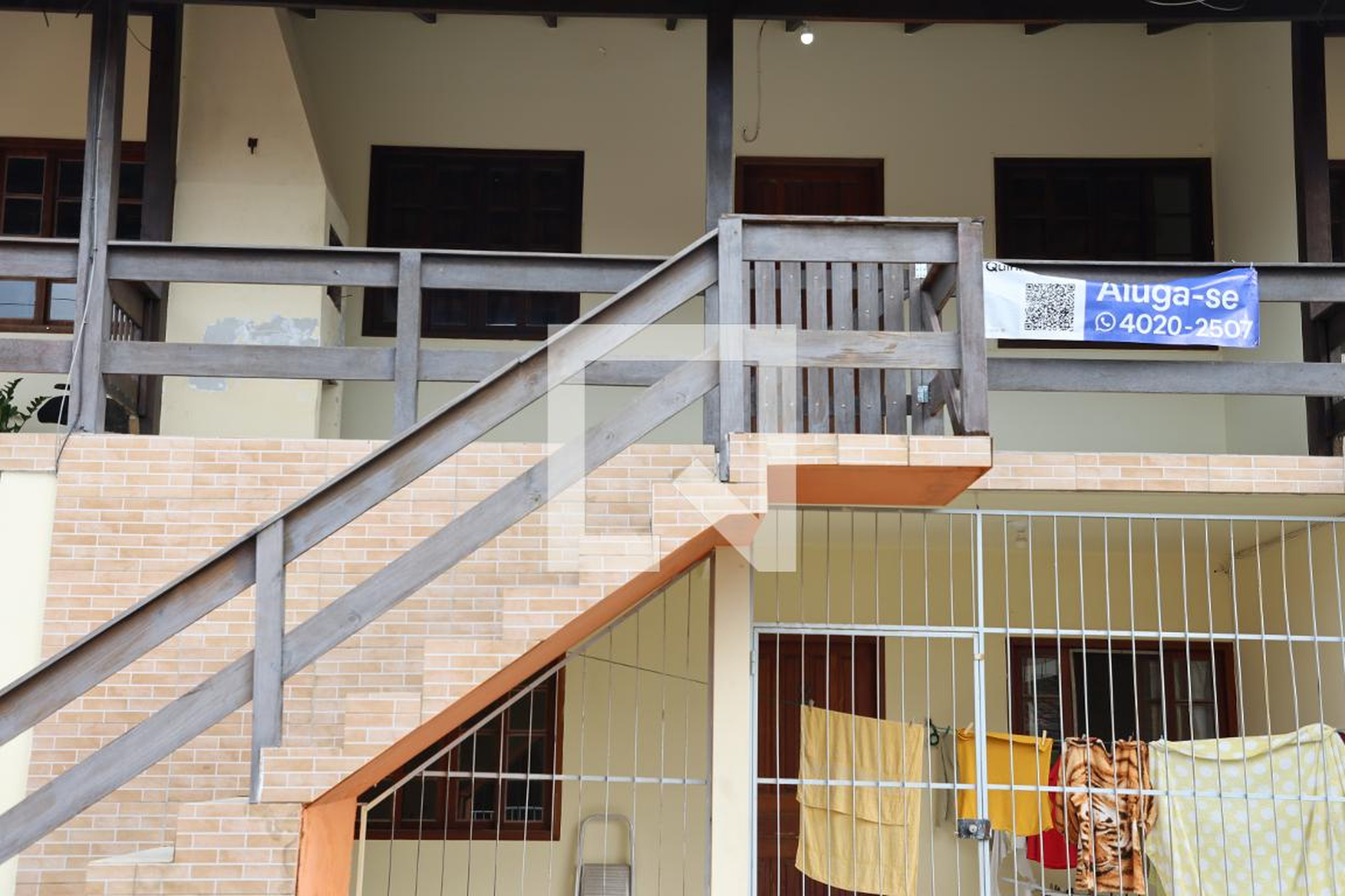 Fachada Condomínio em Rua Maria Honorata Dos Santos, 168