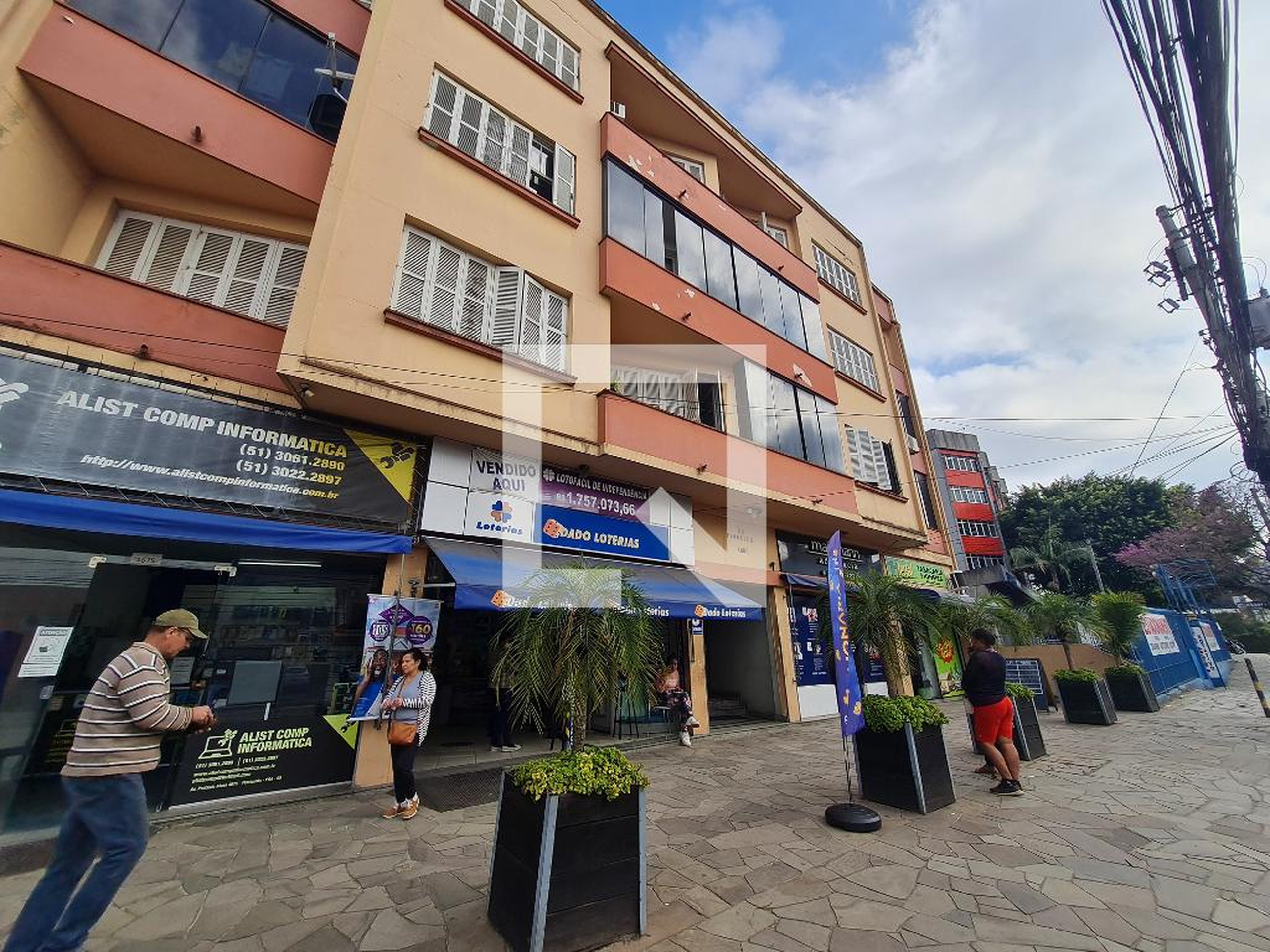 Fachada do Condomínio Edifício Pioneiro