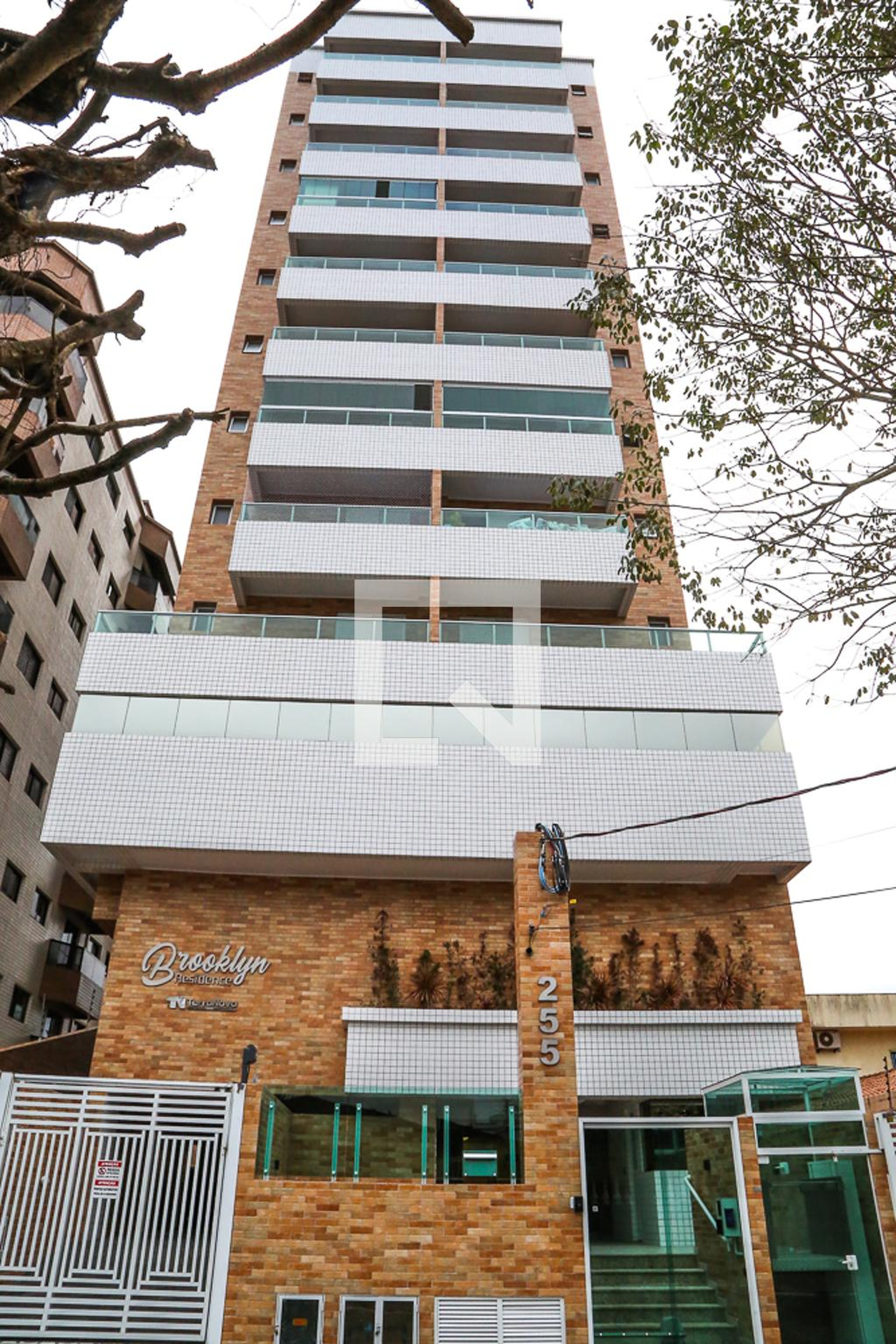 Fachada Condomínio em Rua Perequê, 300