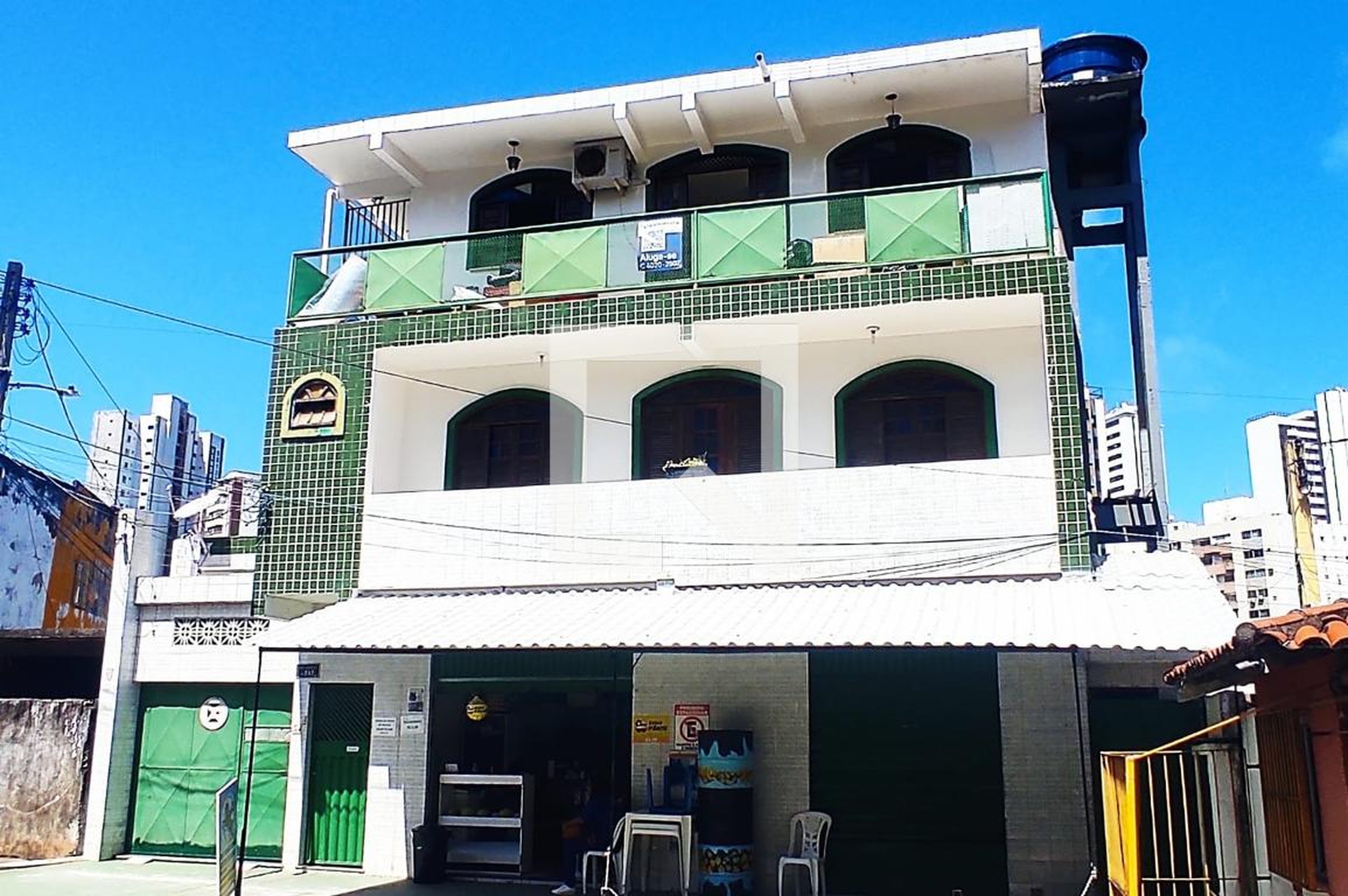 Fachada Condomínio em Rua Jardim Santo Antônio, 242