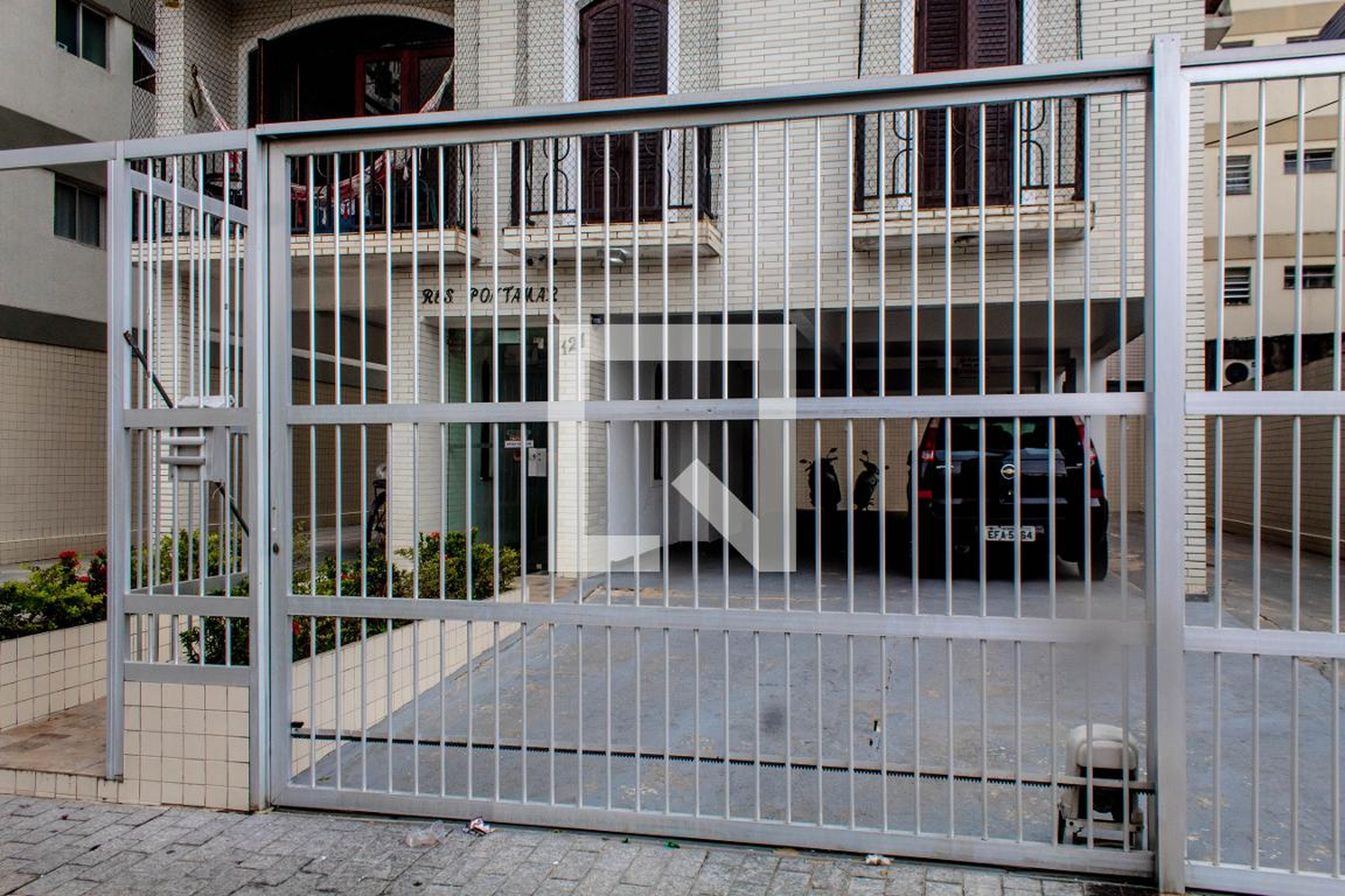 Fachada do Condomínio Condomínio Pontamar