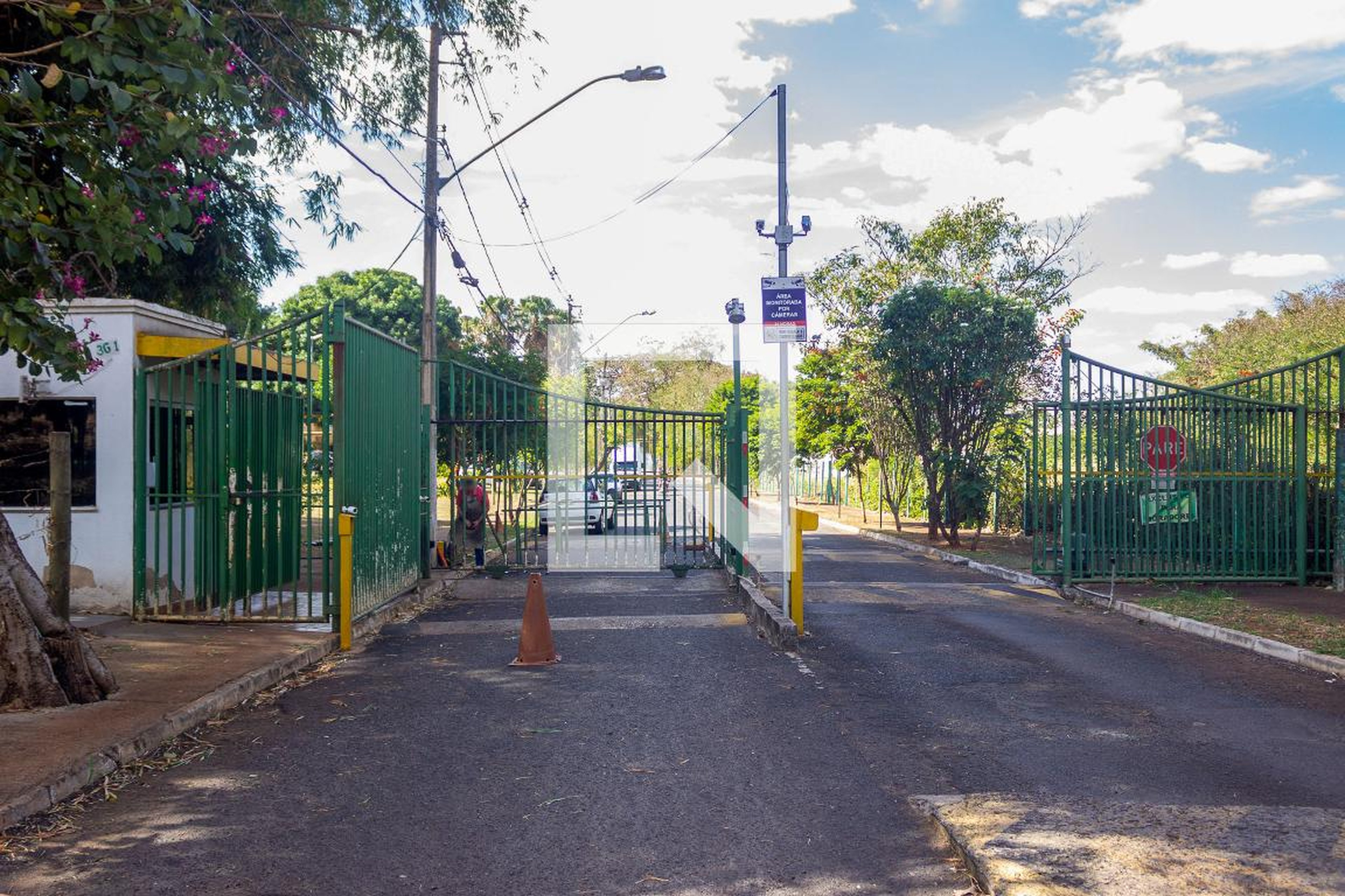 Fachada Condomínio em Avenida do Óleo, do 361
