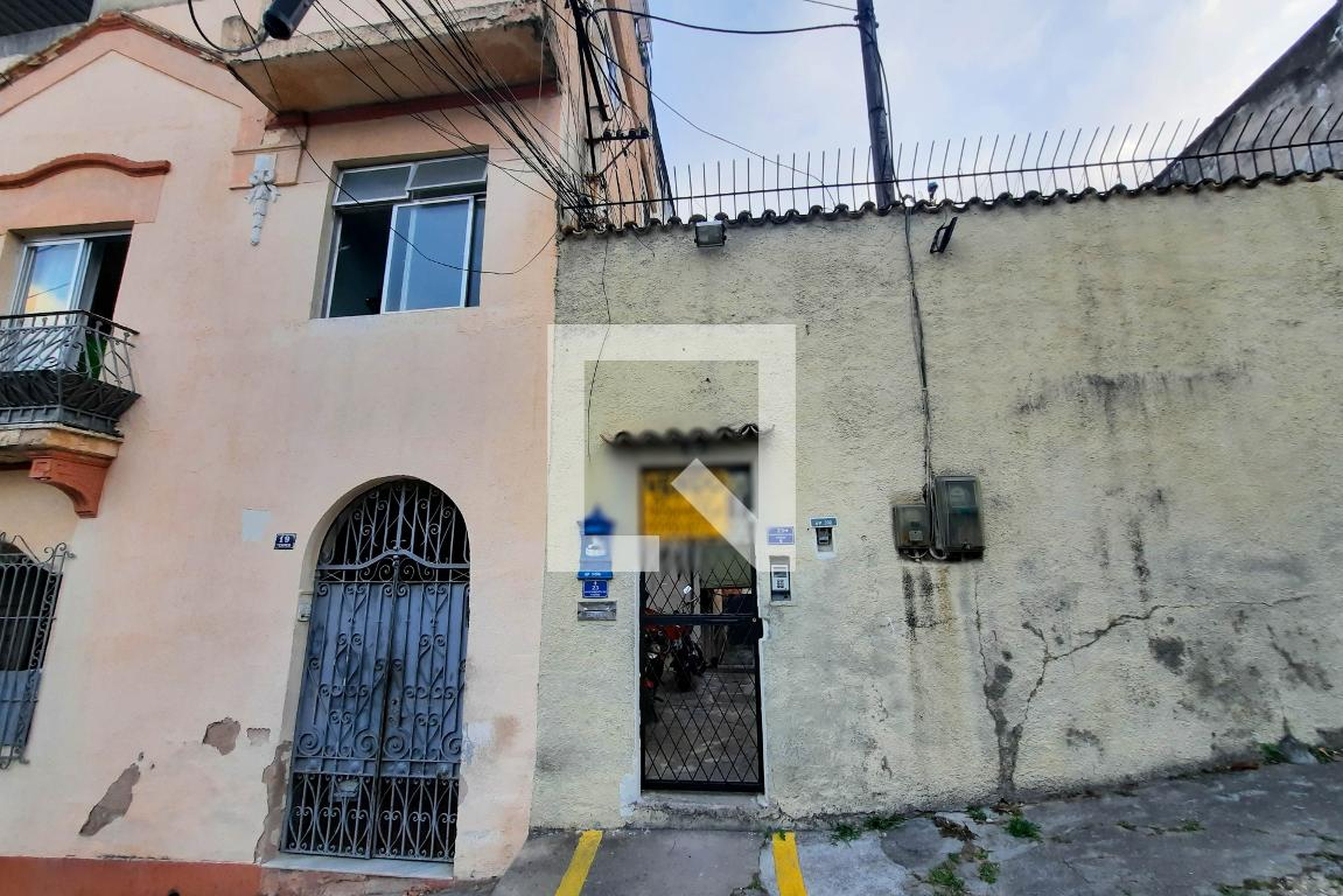 Fachada Condomínio em Rua Bolívia, 23