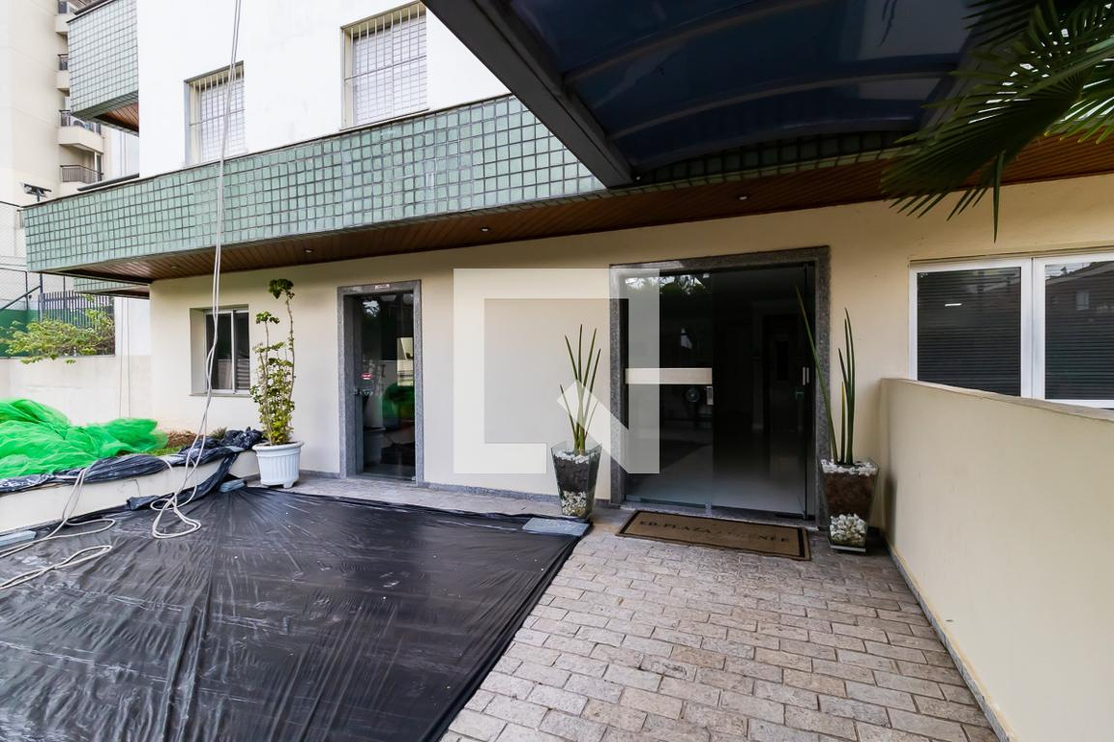 Entrada - Plaza Athenee