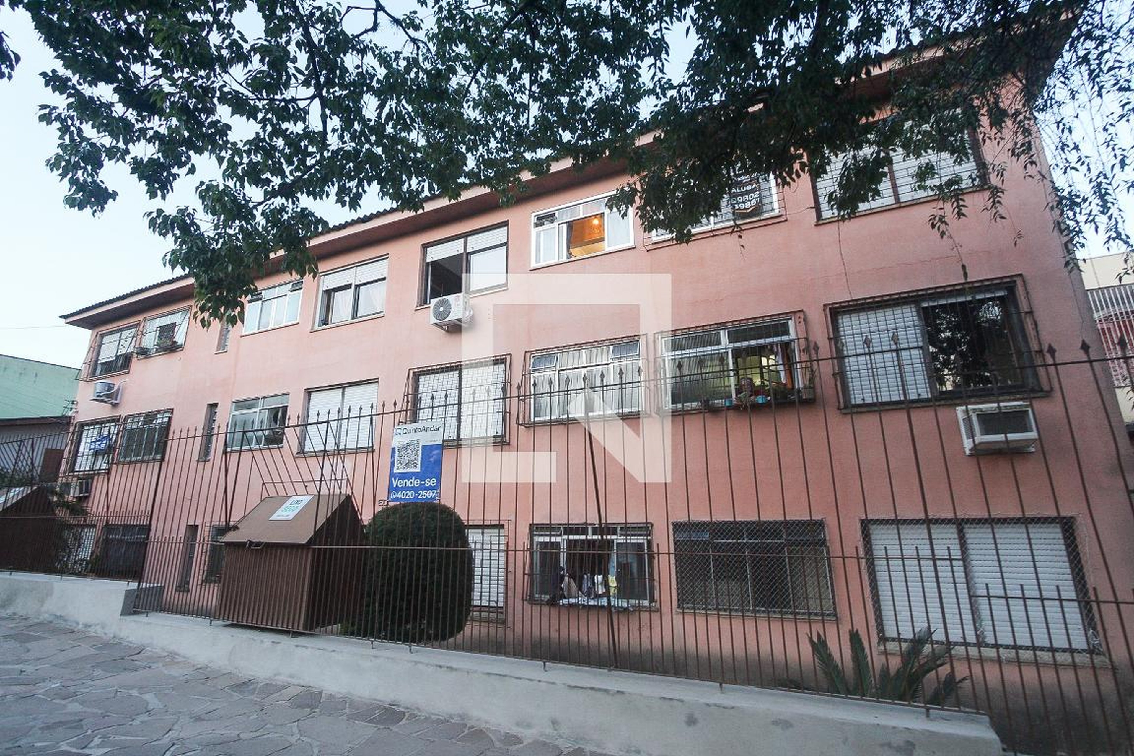 Fachada do Condomínio Condomínio em Avenida Mãe Apolinária Matias Batista, 252