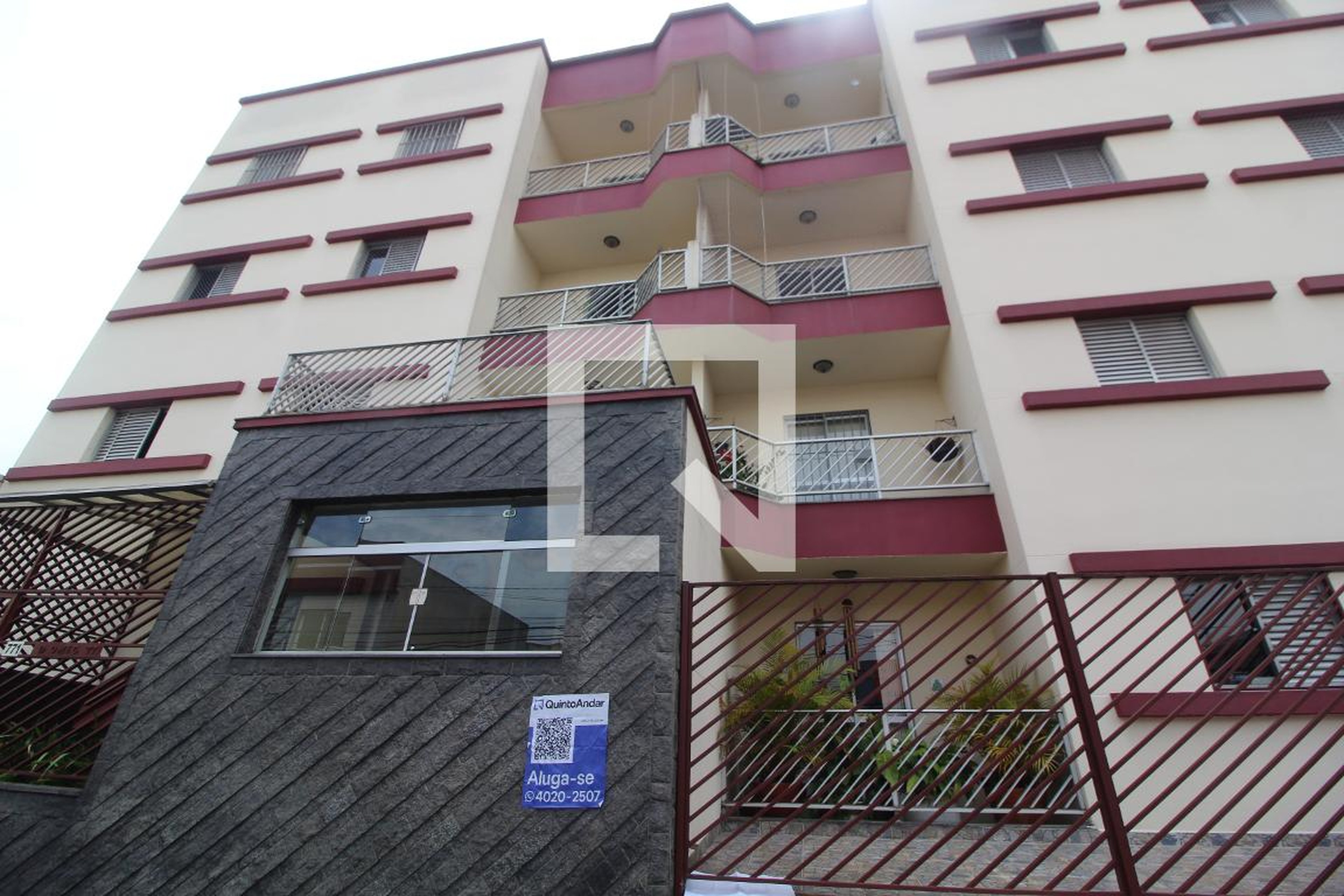 Fachada Condomínio em Rua Cavalheiro Ernesto Giuliano, 771