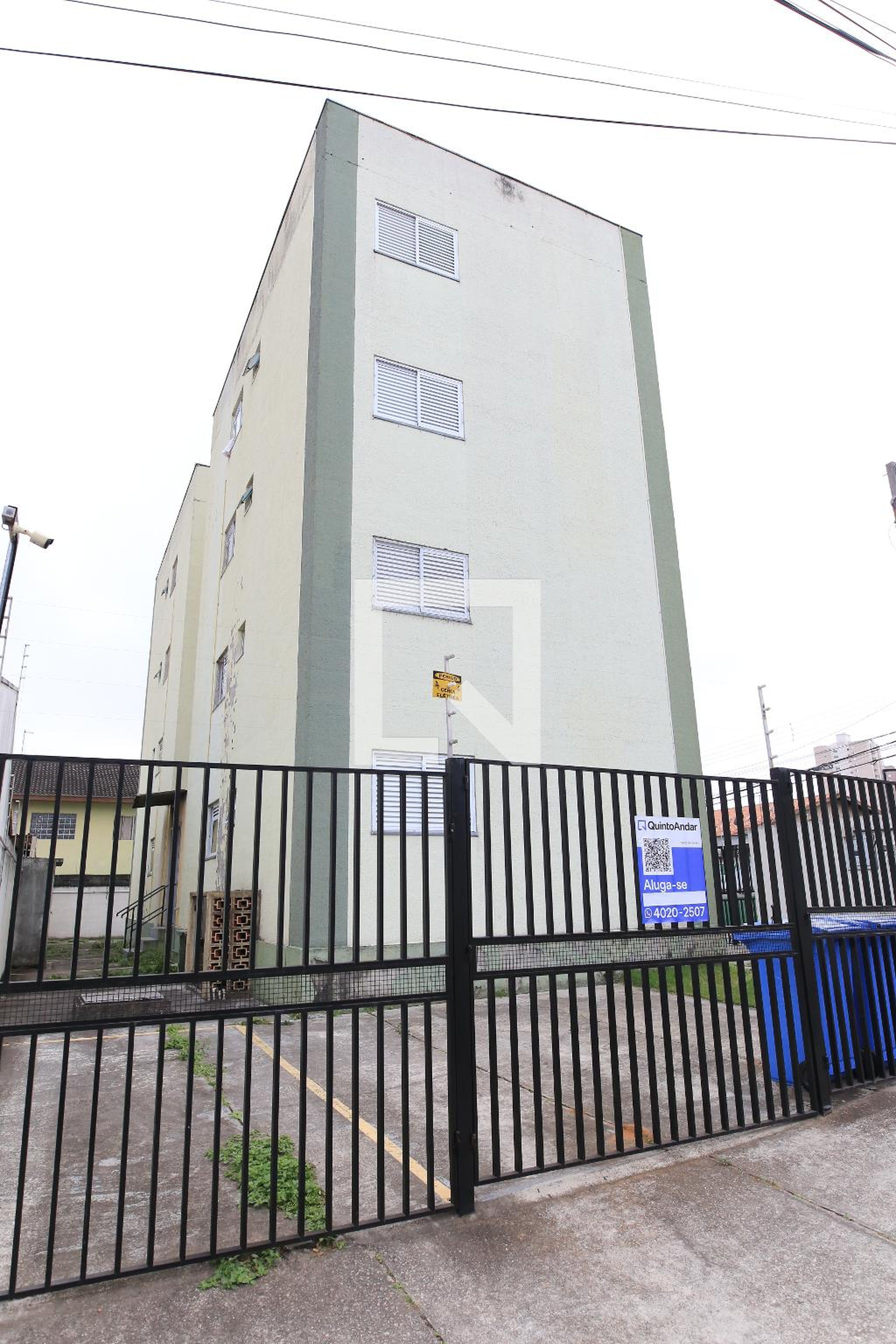 Fachada Condomínio em Rua José Aparecido Lôbo Colino, 63