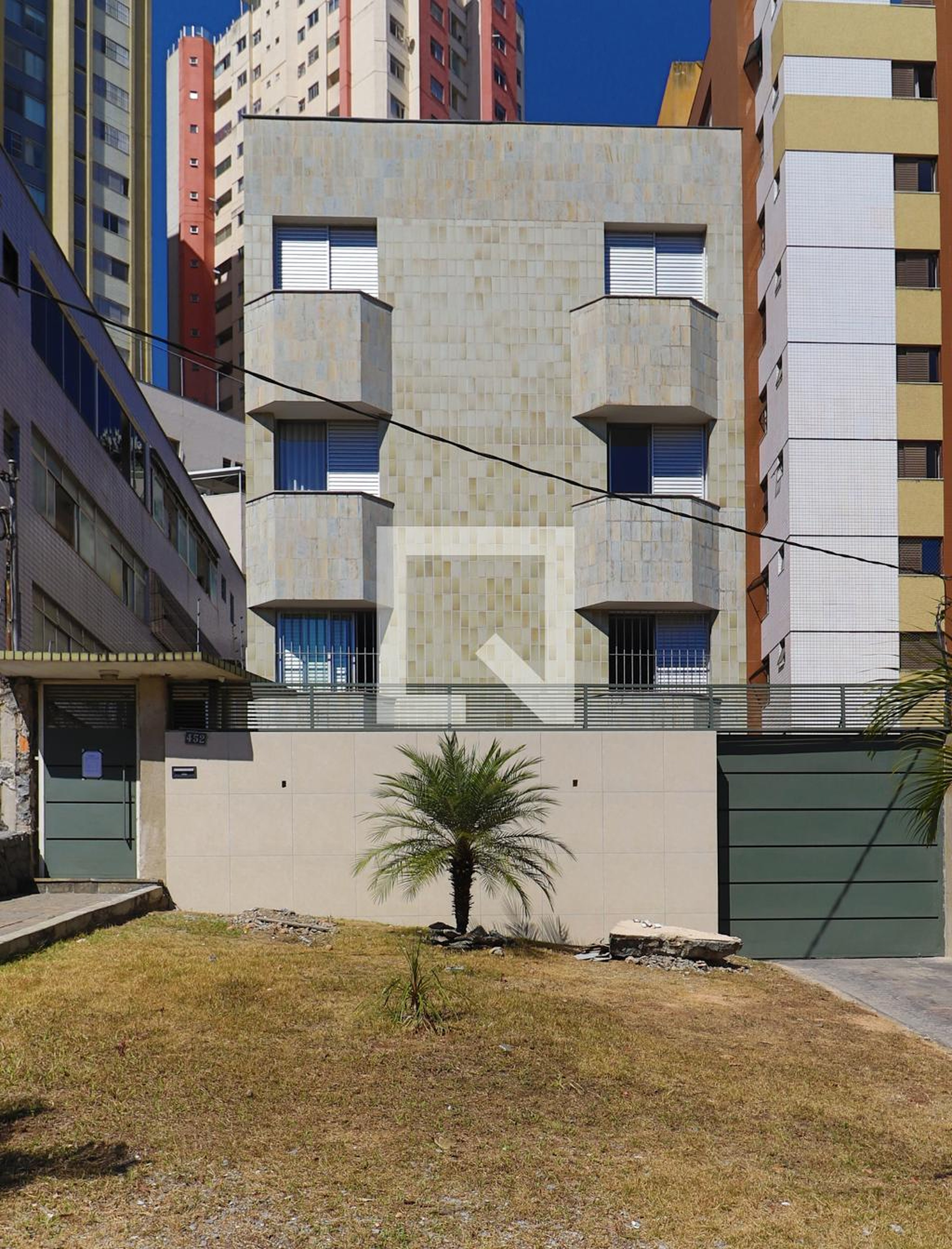 Fachada Condomínio em Avenida José Cândido da Silveira, 452