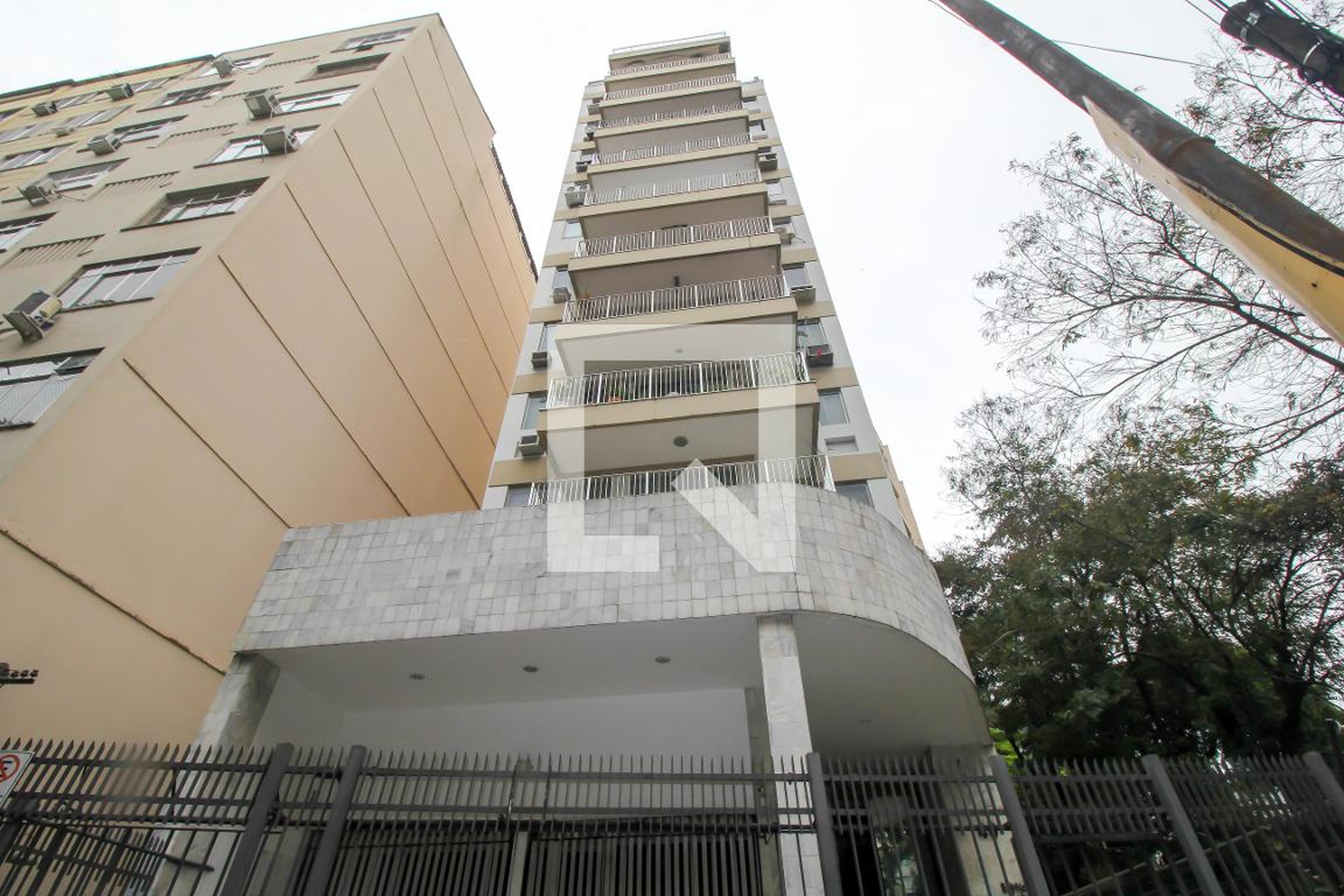 Fachada do Prédio Condomínio em Rua Soares Cabral, 46